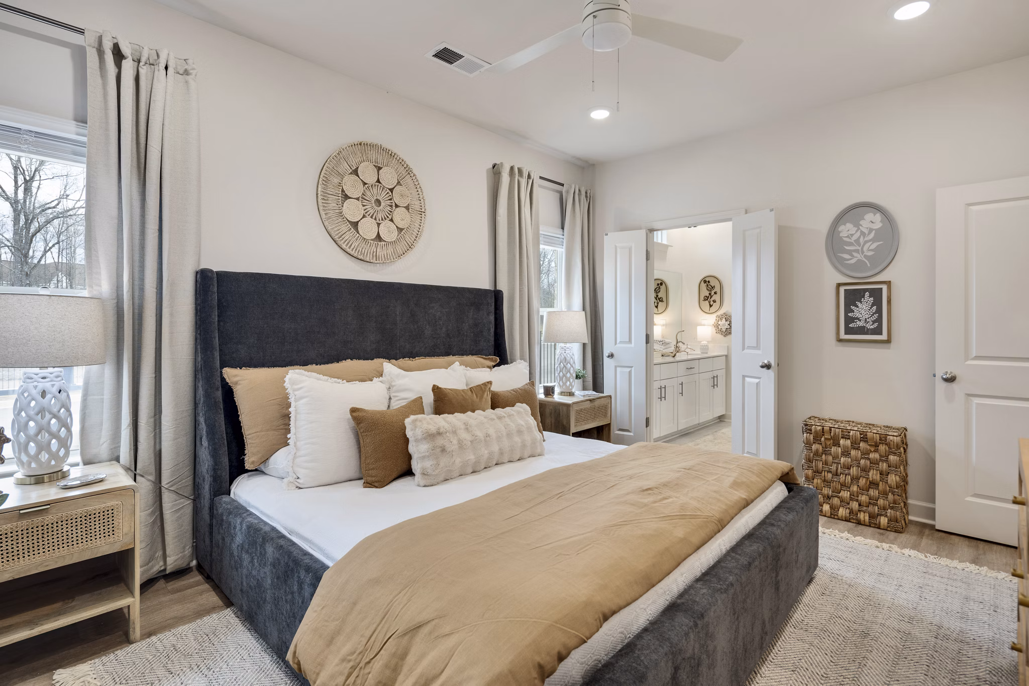 bedroom at Forest Creek Townhomes Apartments 