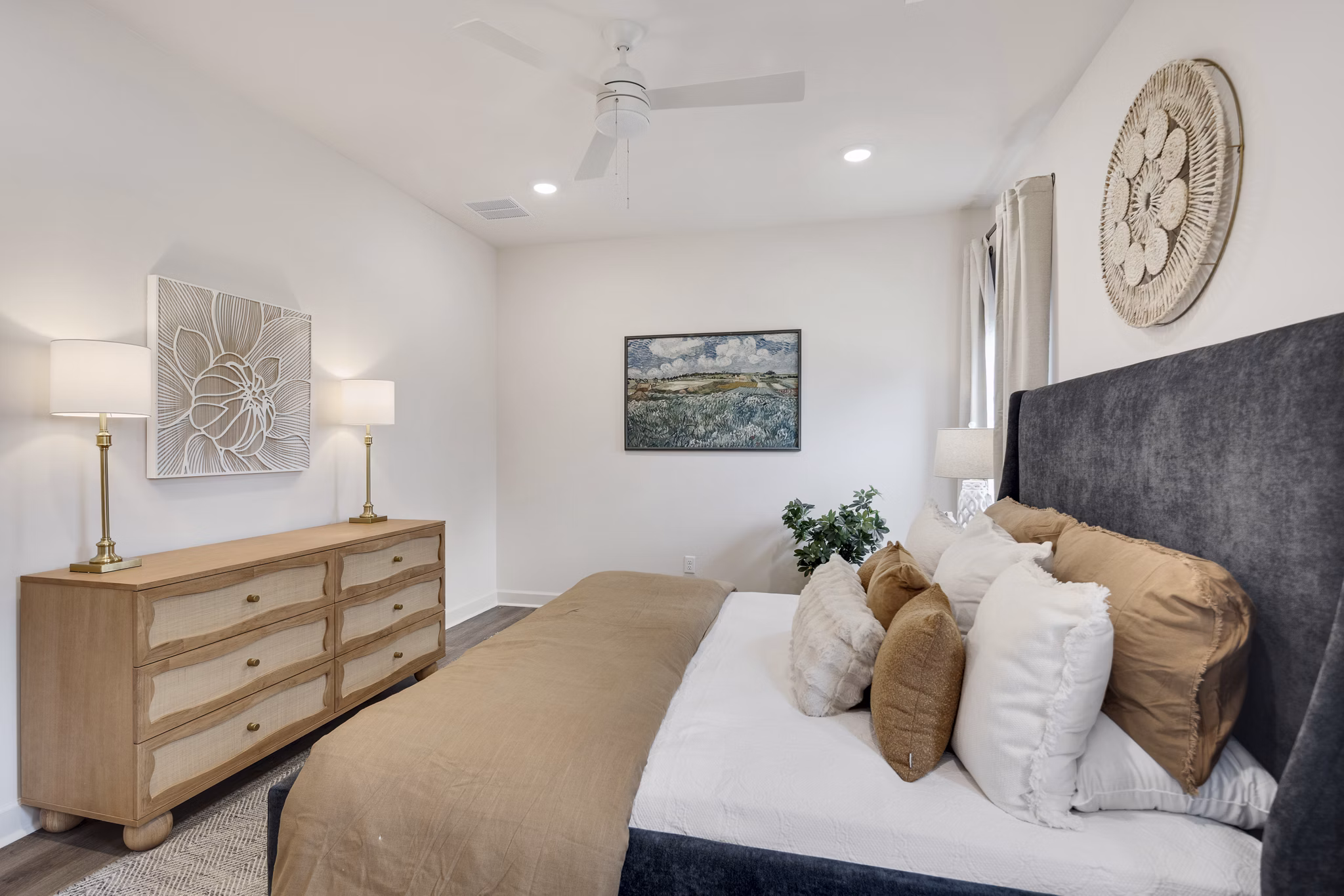 bedroom at Forest Creek Townhomes Apartments 