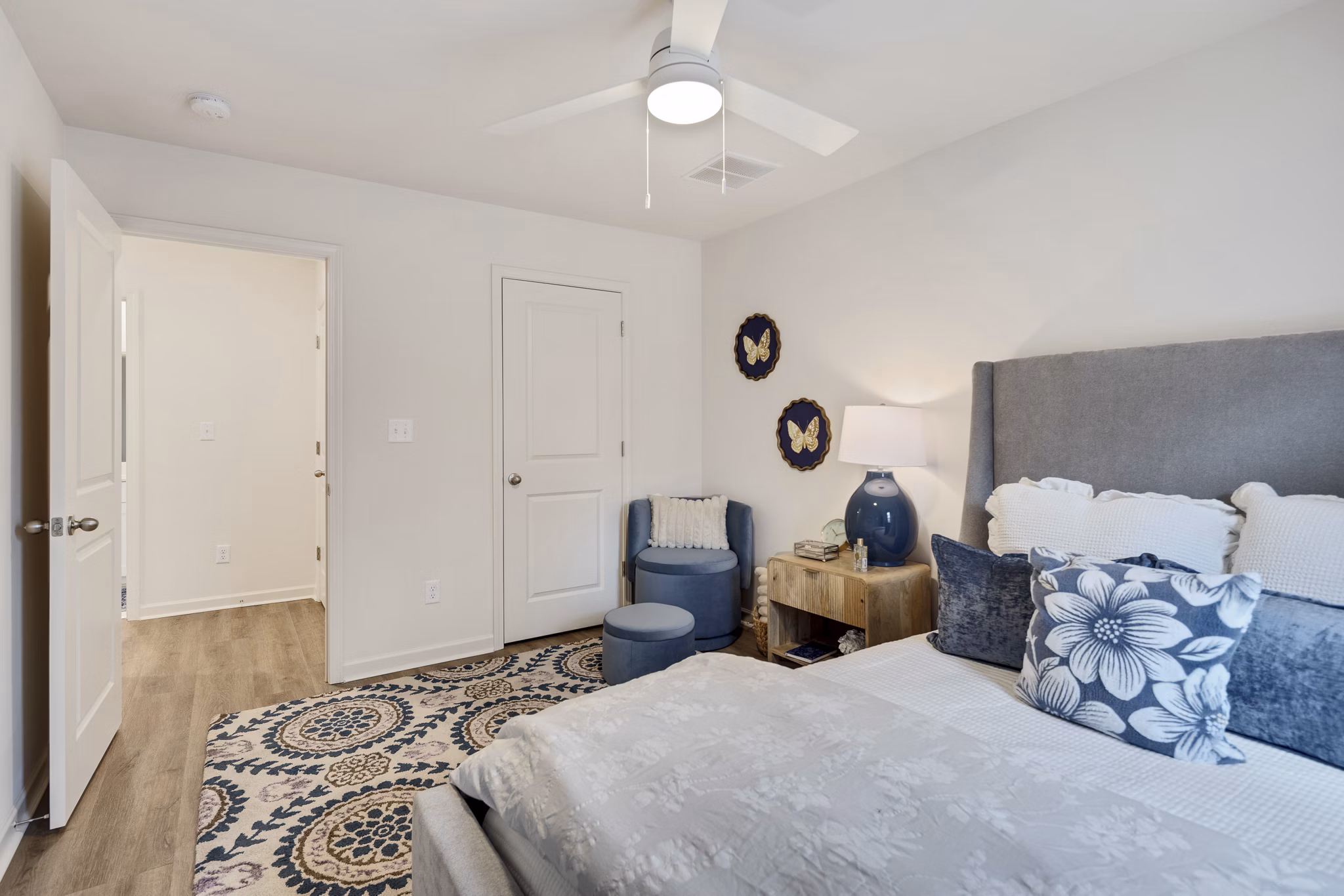 bedroom at Forest Creek Townhomes Apartments 