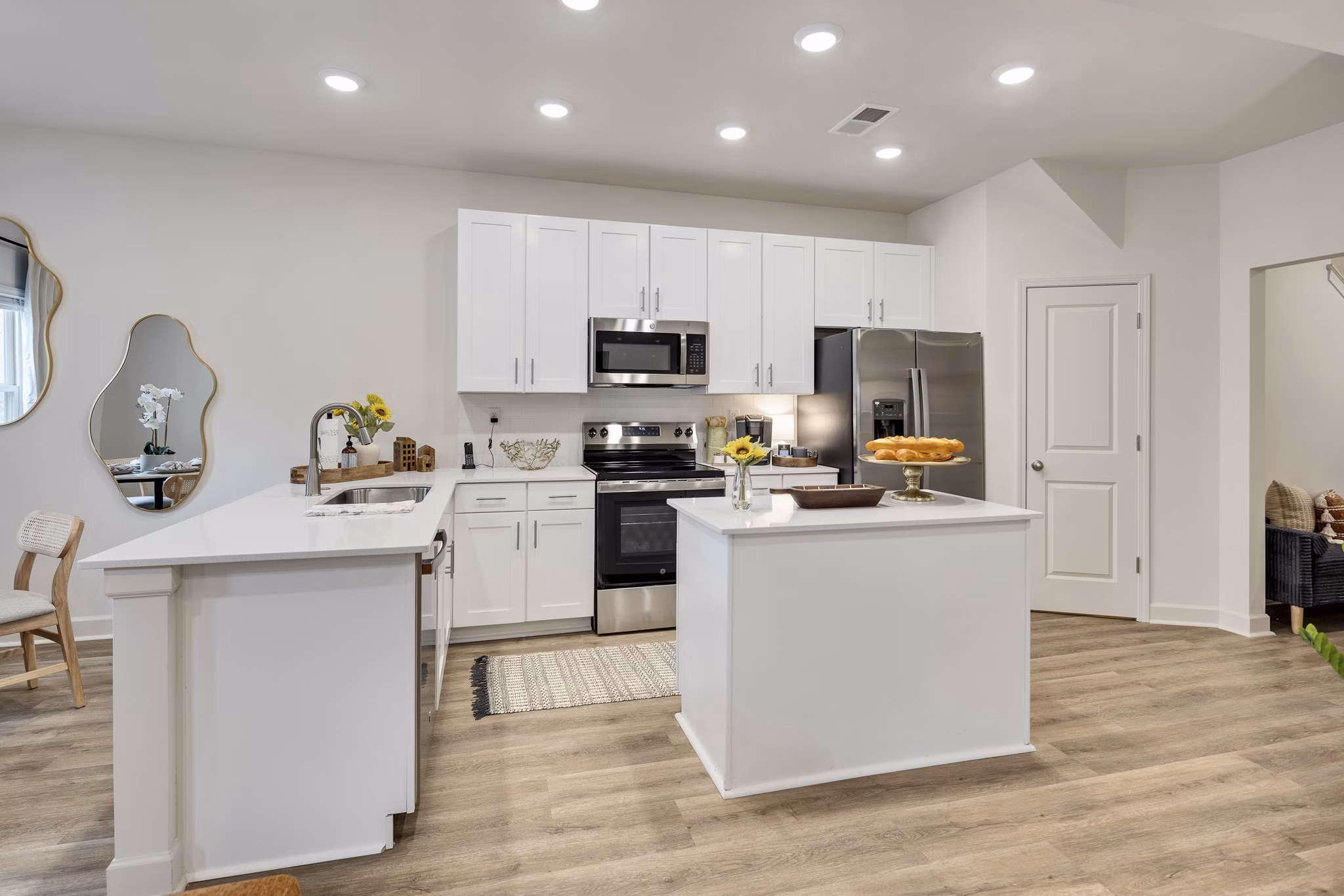 kitchen at Forest Creek Townhomes Apartments 