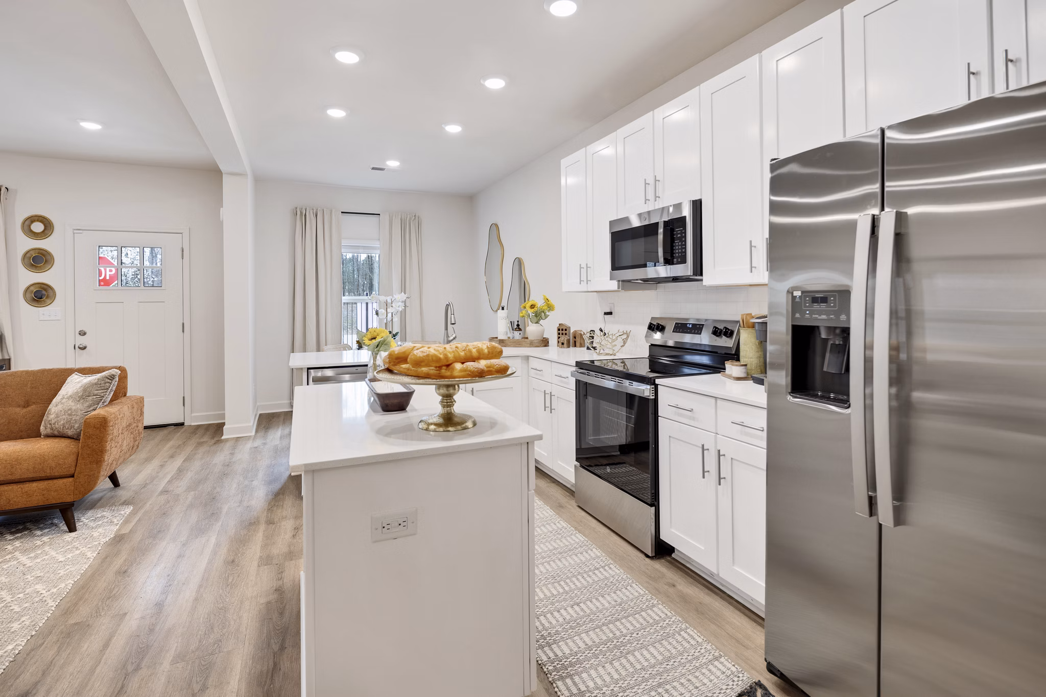 kitchen at Forest Creek Townhomes Apartments 