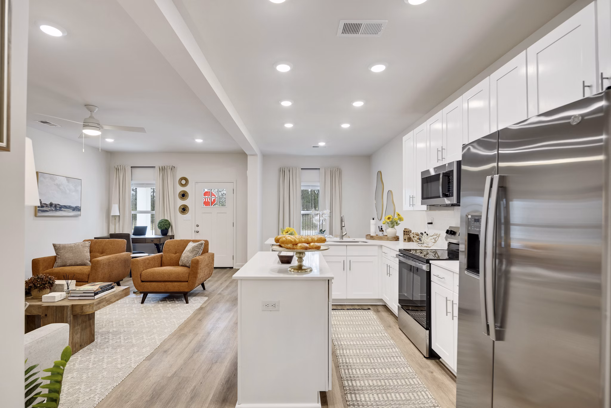 kitchen at Forest Creek Townhomes Apartments 