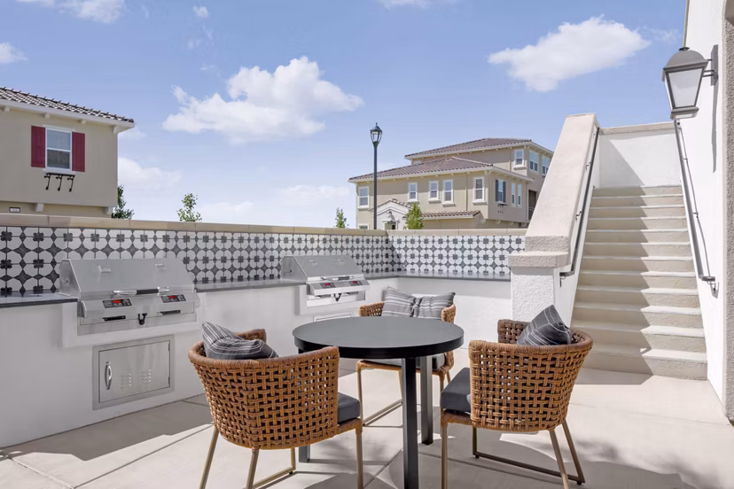 grill area at Vida at Mountain House Apartments