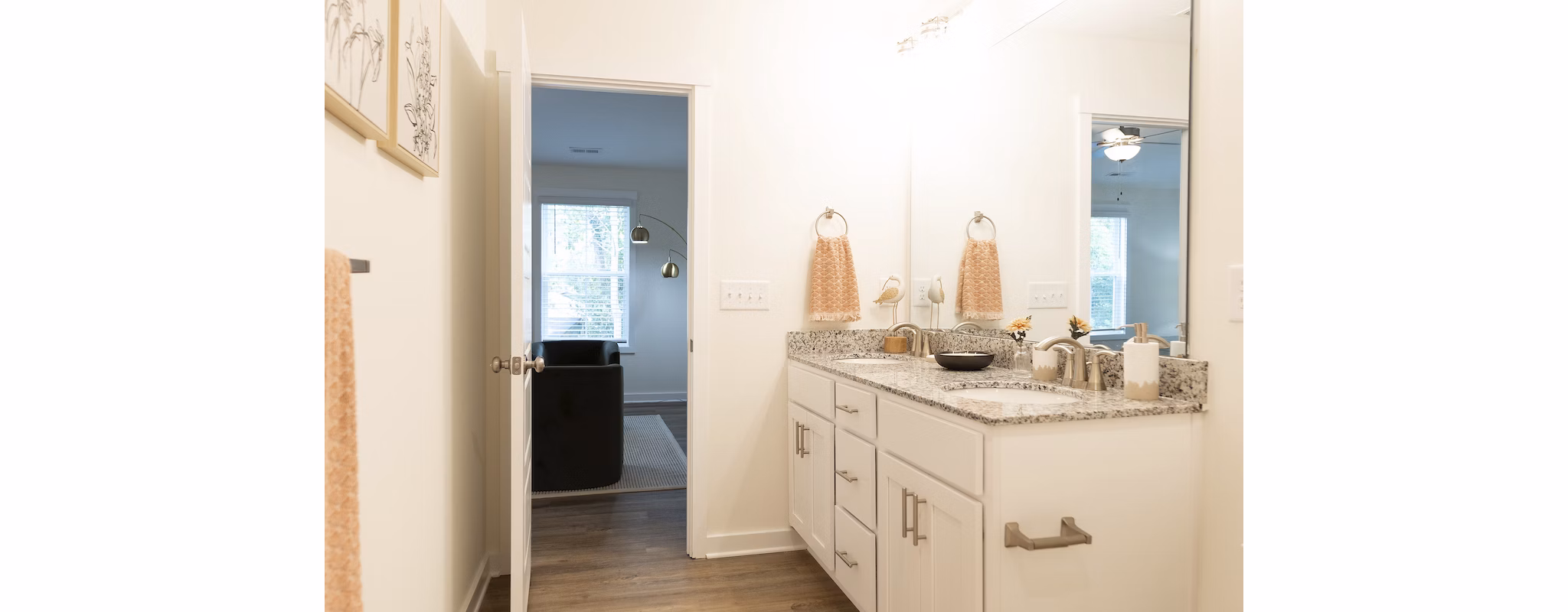 bathroom at Beckington Apartments