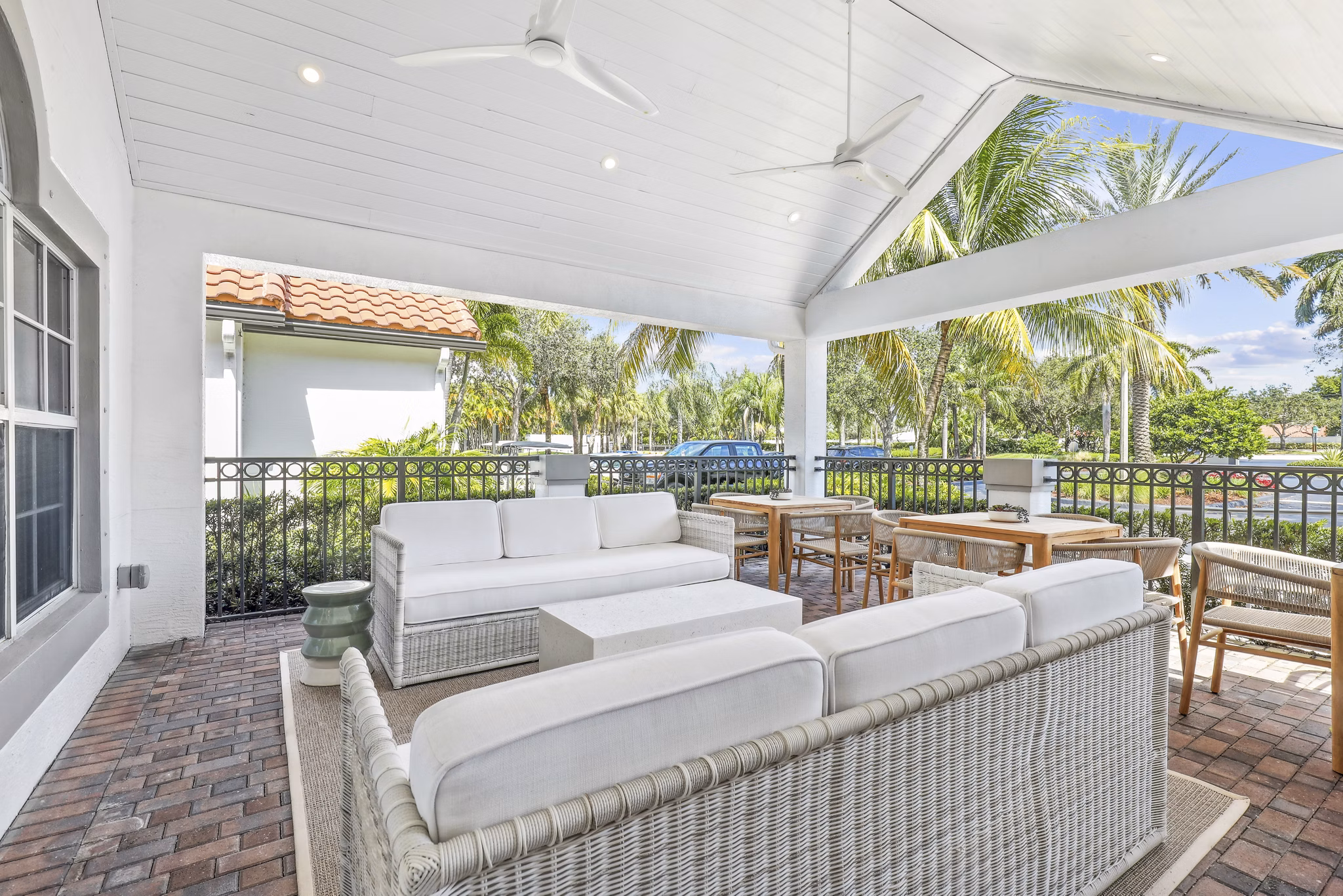 grill area at Avana Delray Beach Apartments