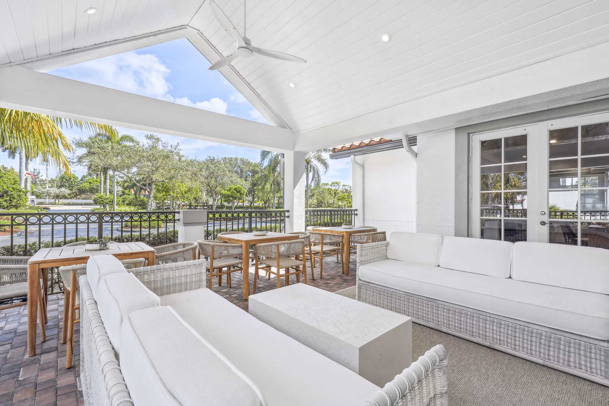 grill area at Avana Delray Beach Apartments