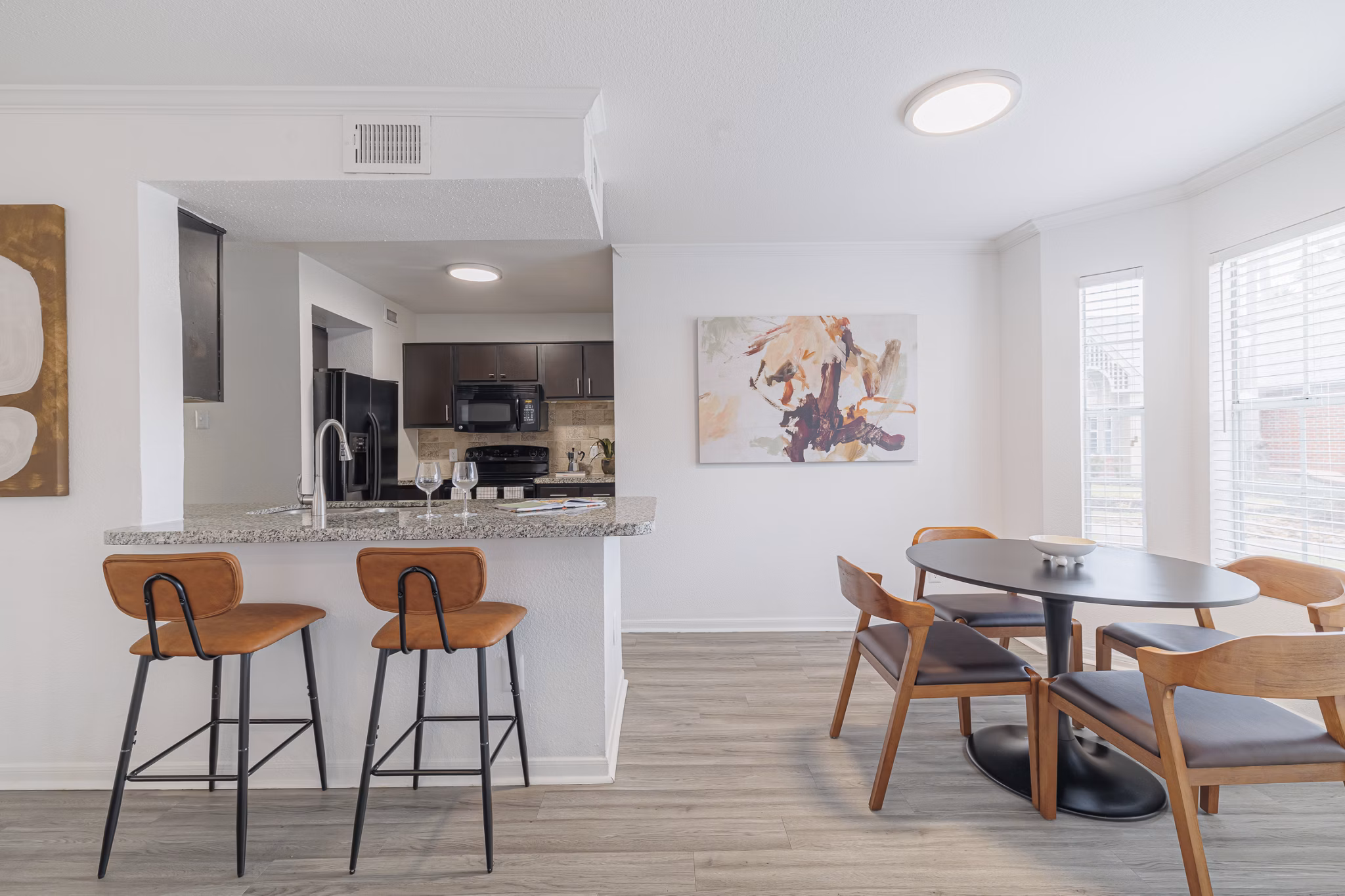 dining area at Vie At The Medical Center Apartments