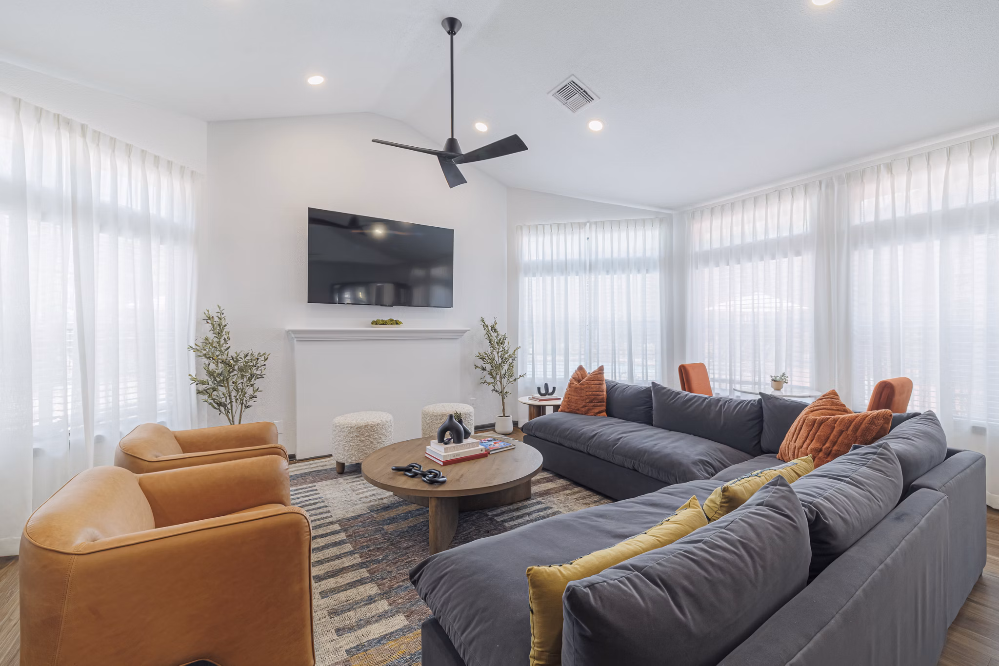 living room at Vie At The Medical Center Apartments