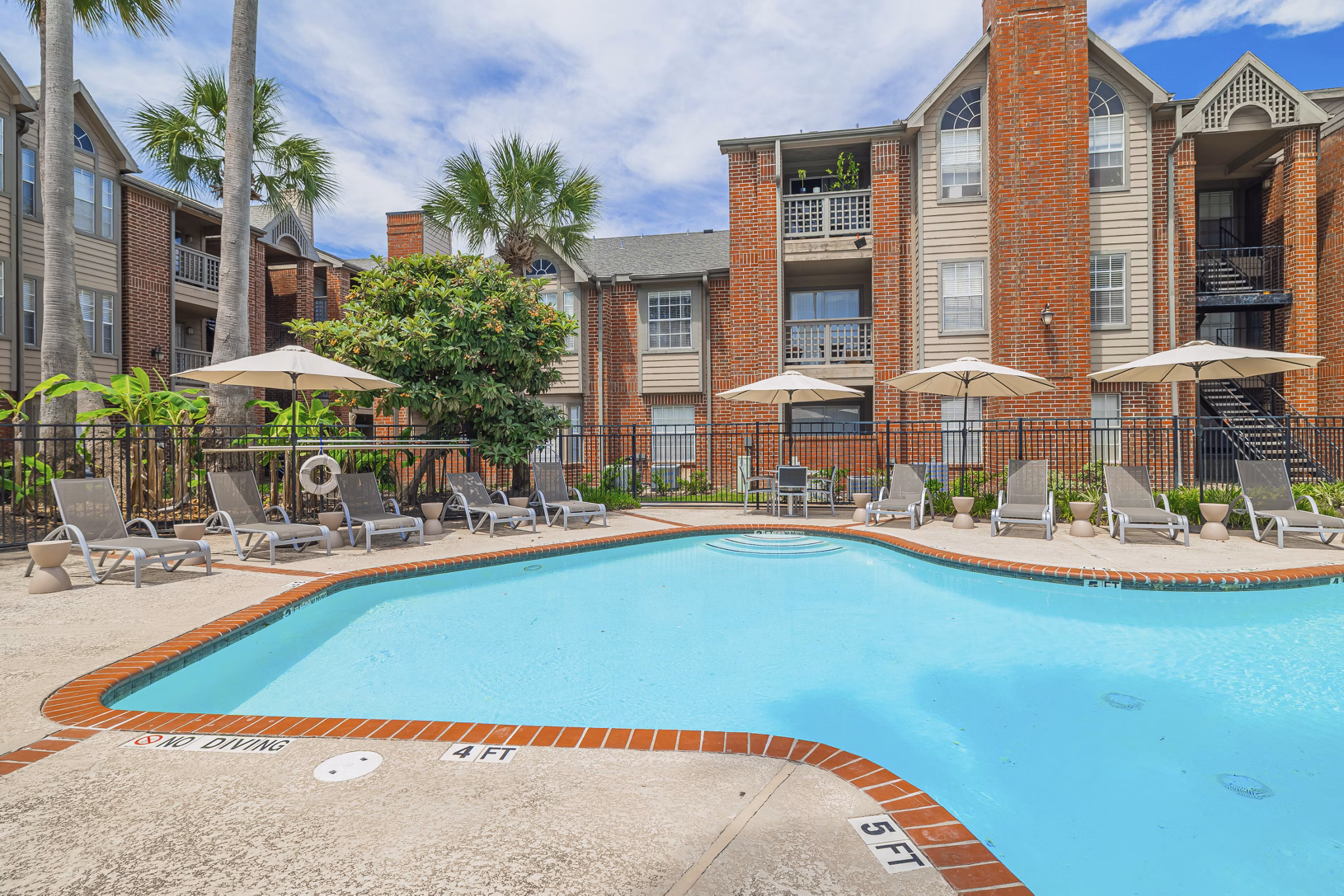 pool at Vie At The Medical Center Apartments
