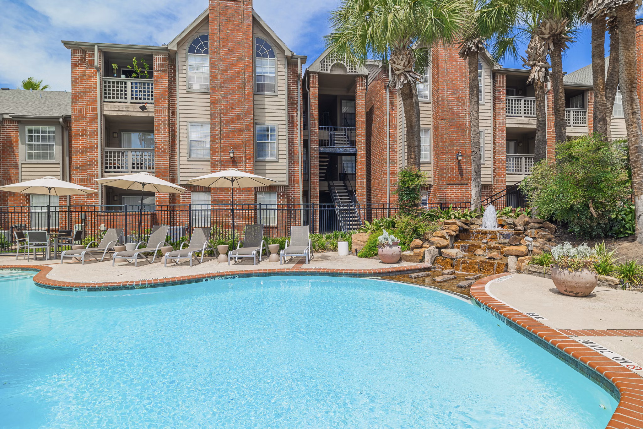 pool at Vie At The Medical Center Apartments