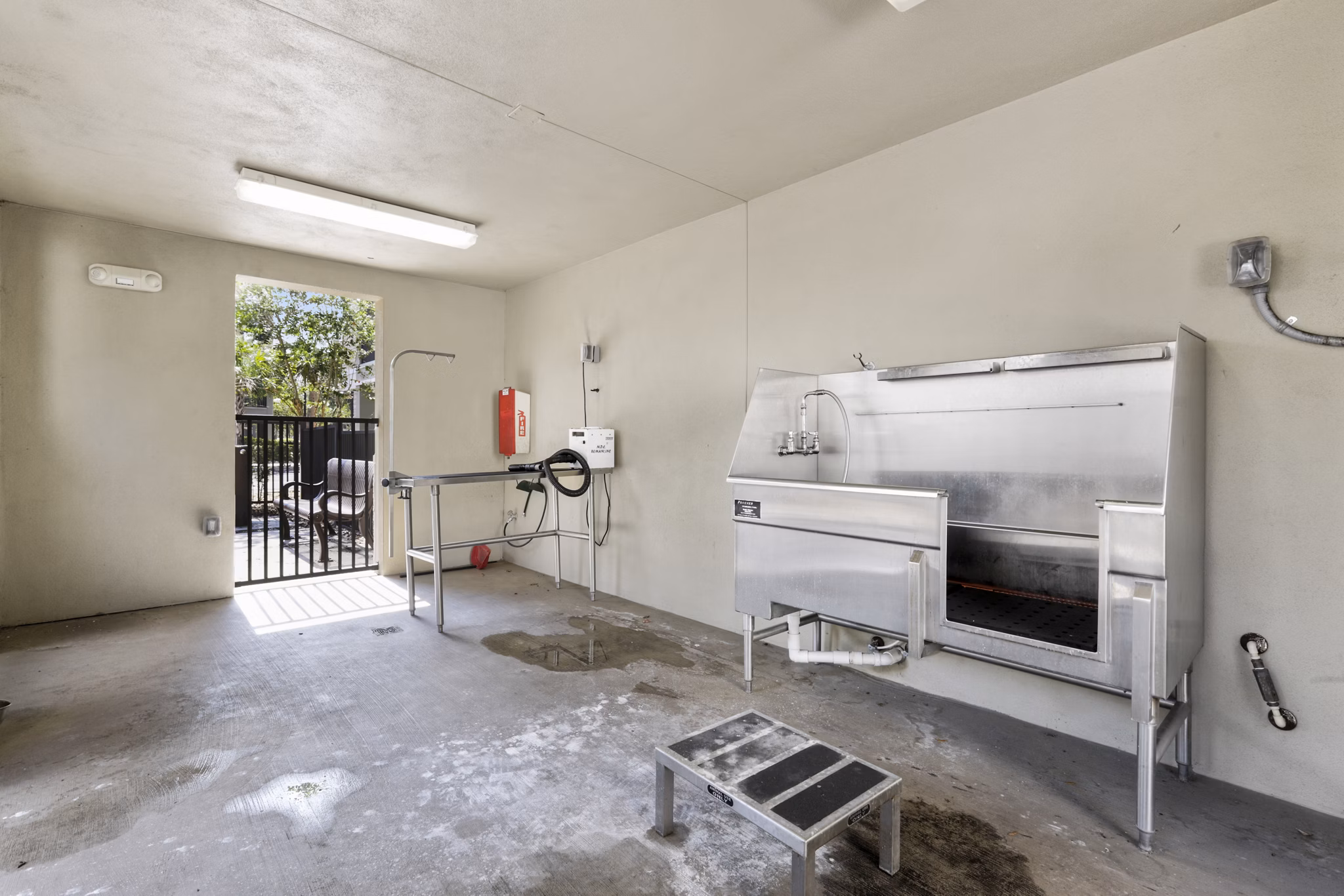 dog wash station at Lantower Brandon Crossroads Apartments