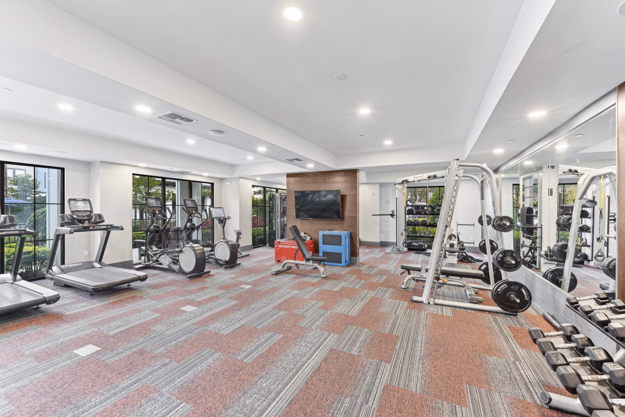 fitness center at Lantower Grande Flats Apartments