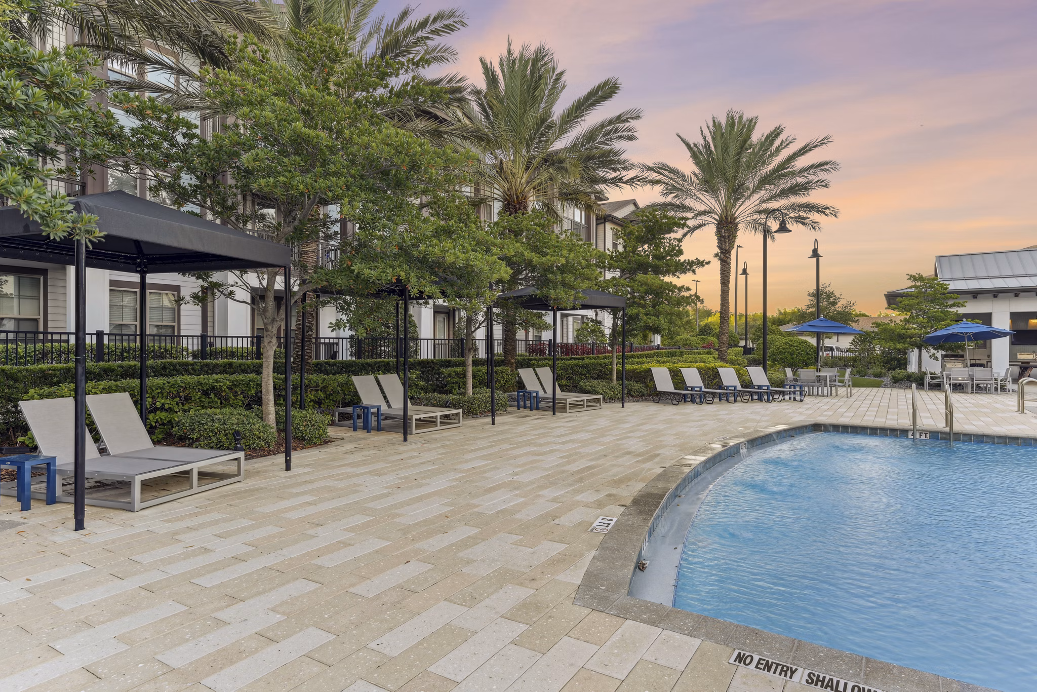 pool at Lantower Grande Flats Apartments
