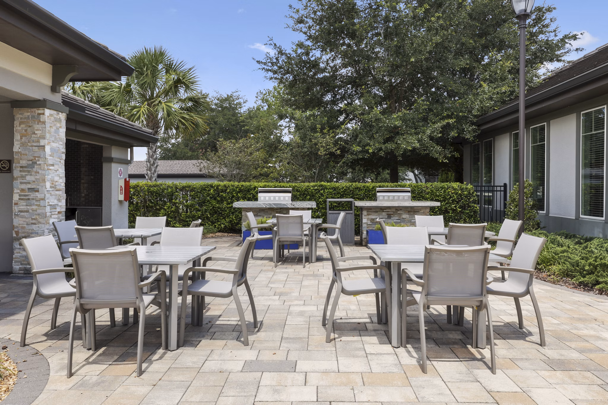 grill area at Lantower Grande Pines Apartments
