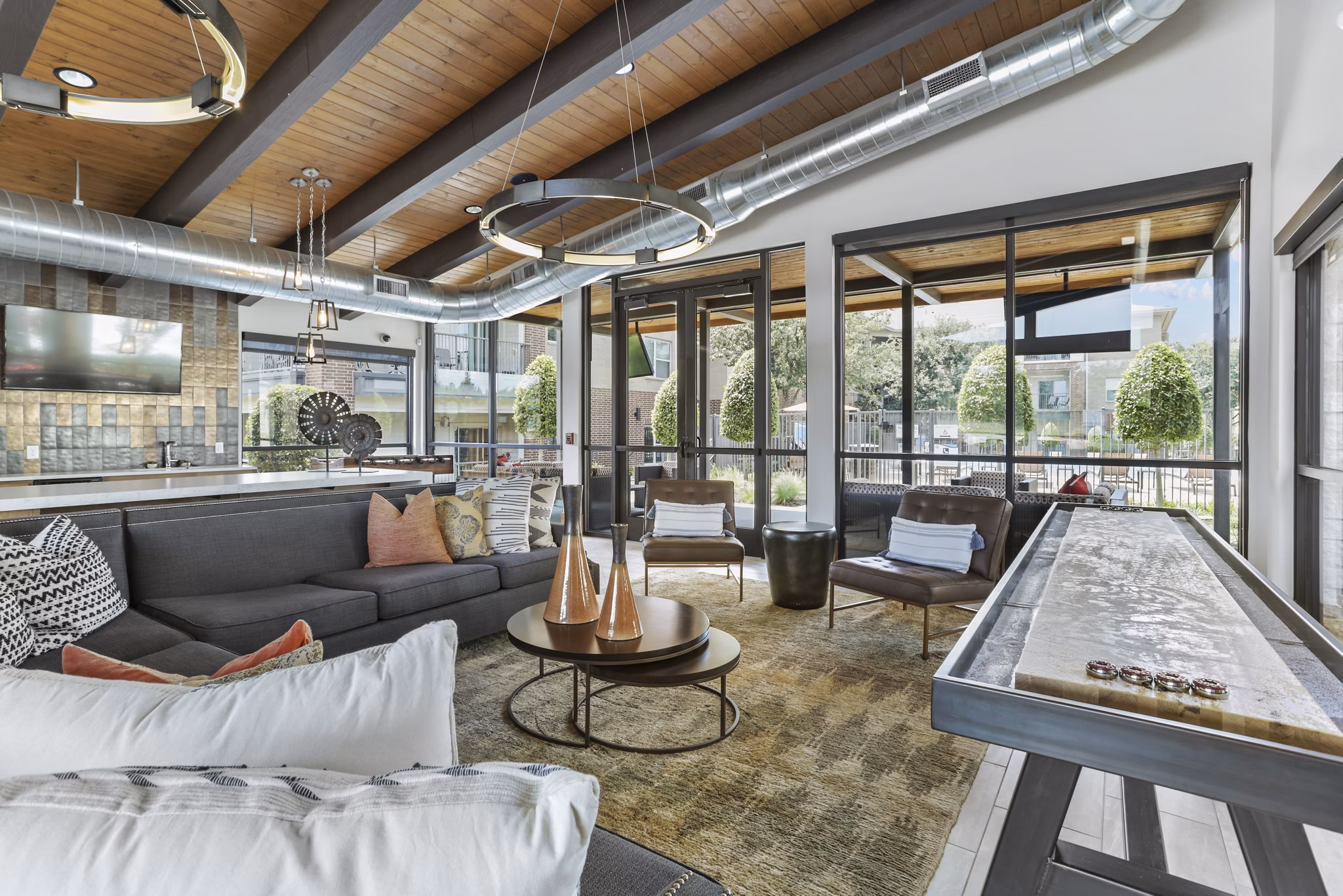 clubhouse at Lantower Legacy Lakes Apartments