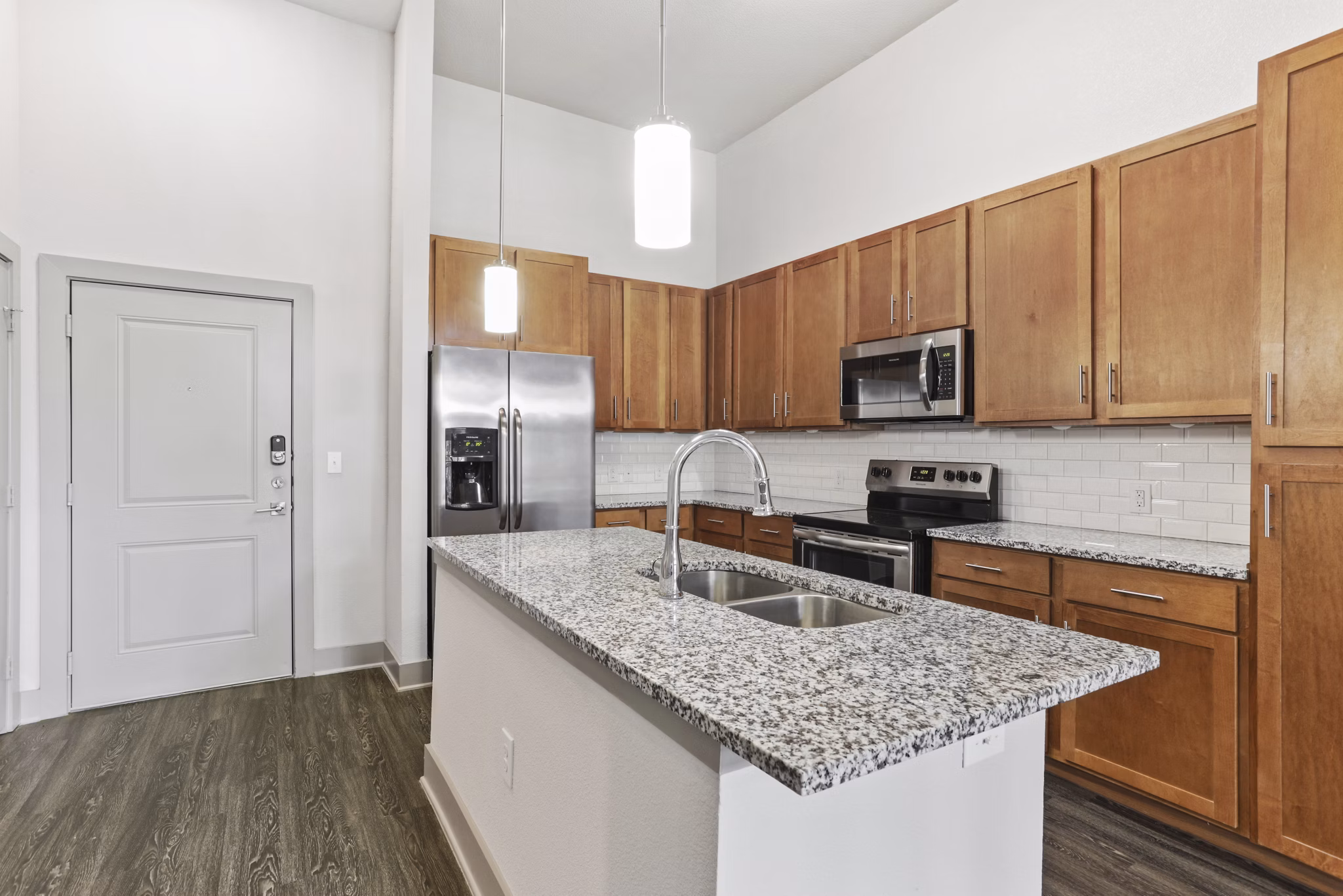 kitchen at Lantower Legacy Lakes Apartments