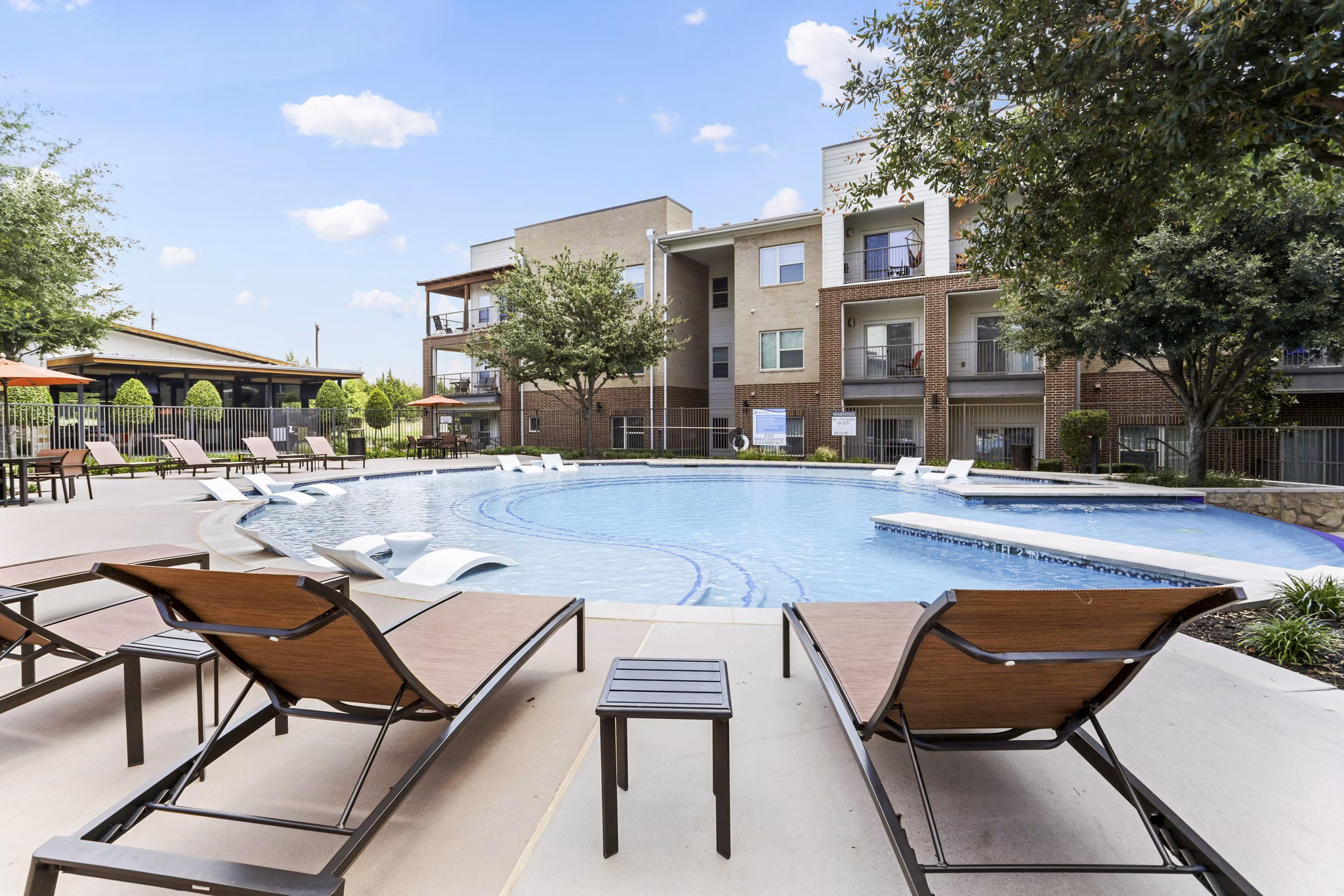 pool at Lantower Legacy Lakes Apartments