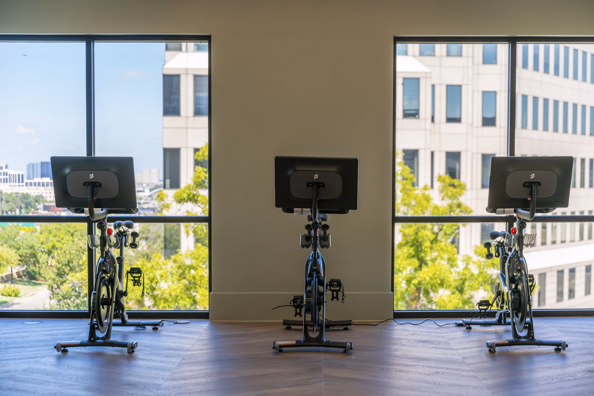 fitness center at Lantower Midtown Apartments