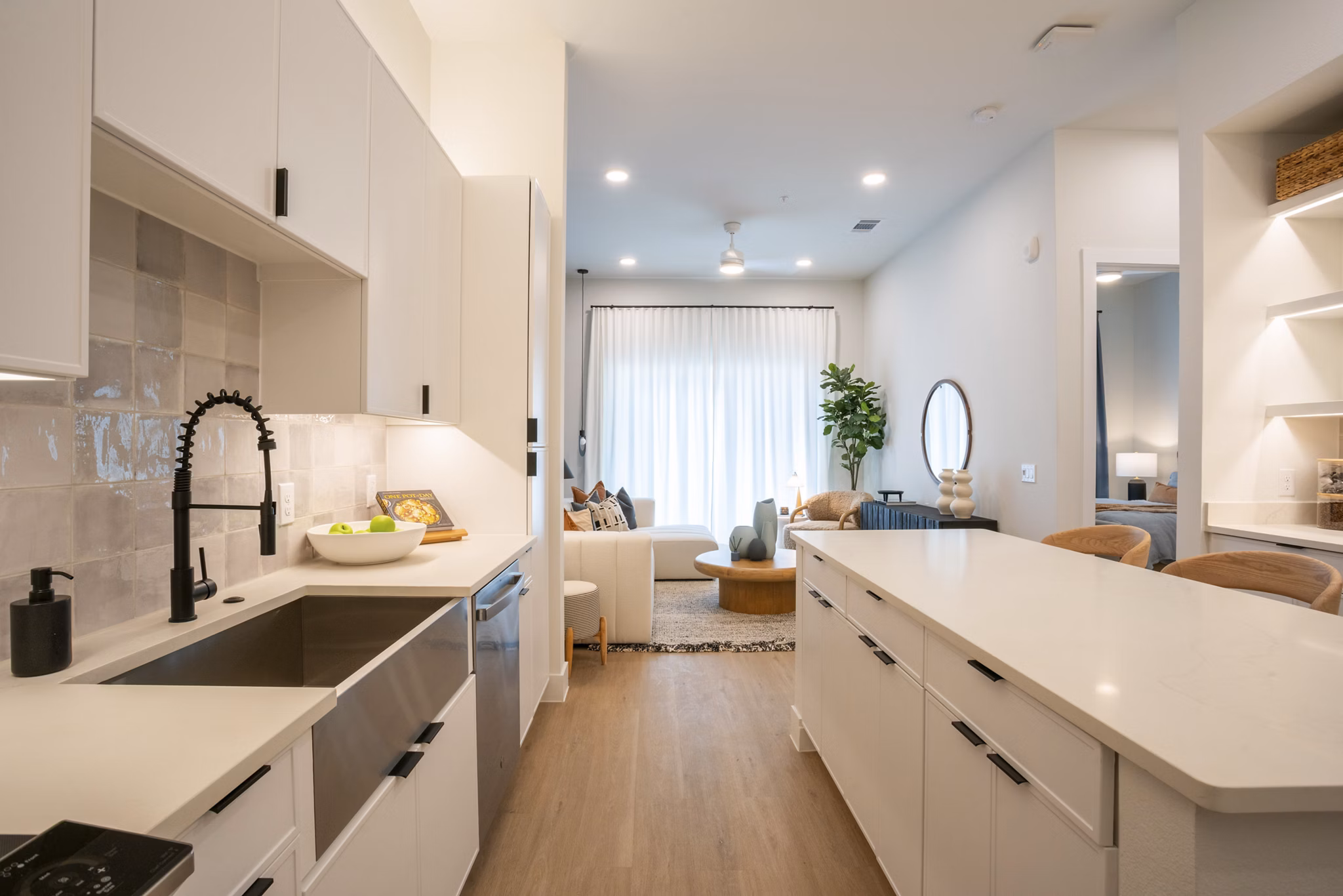 kitchen at Lantower Midtown Apartments