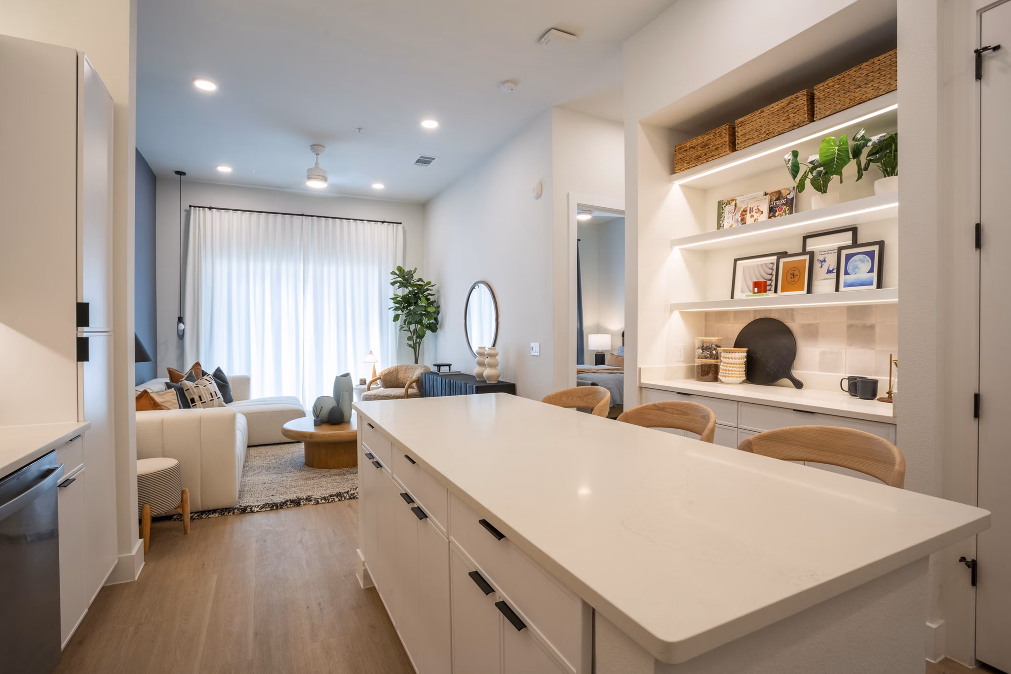 kitchen at Lantower Midtown Apartments