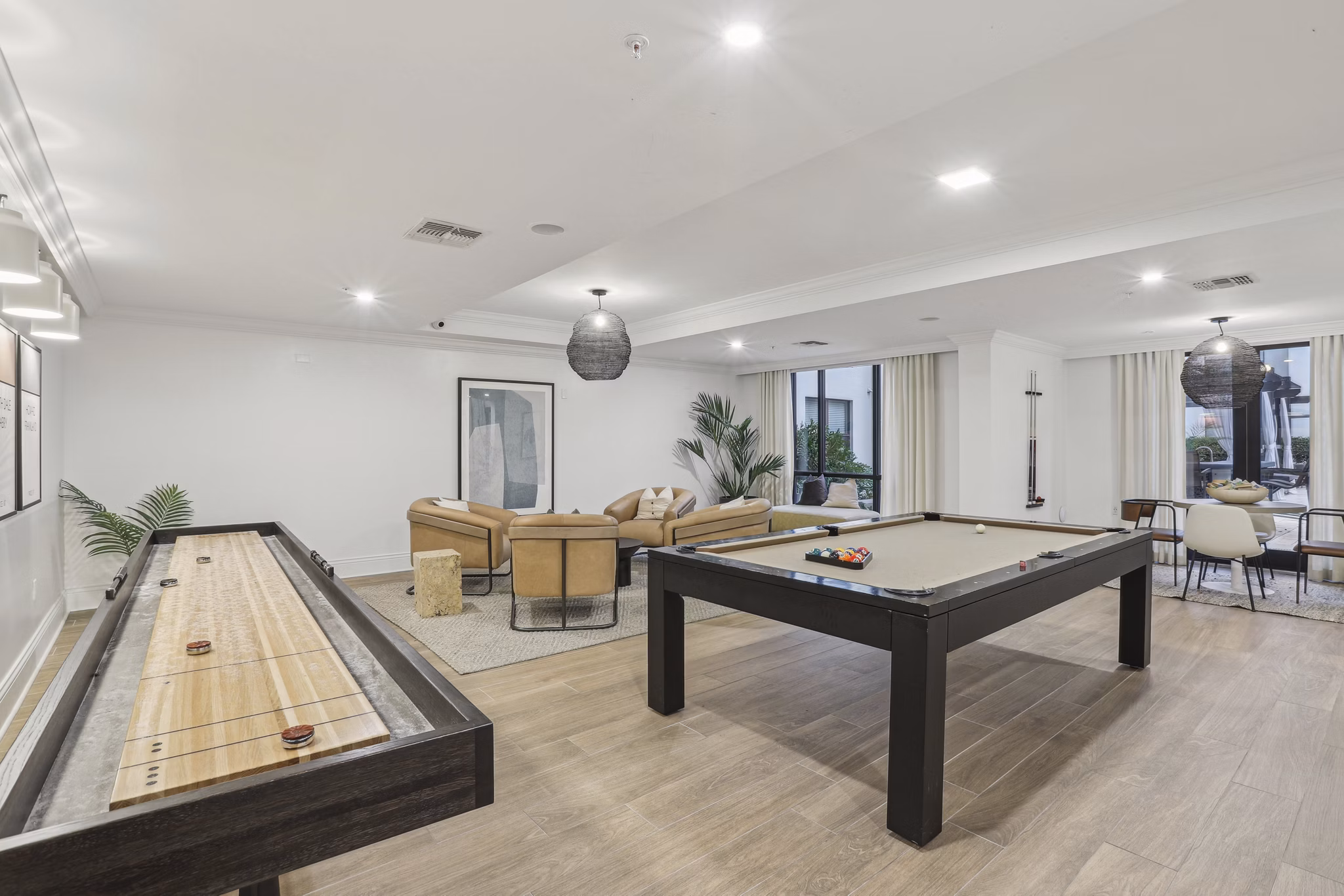 game room at Lantower Westshore Apartments