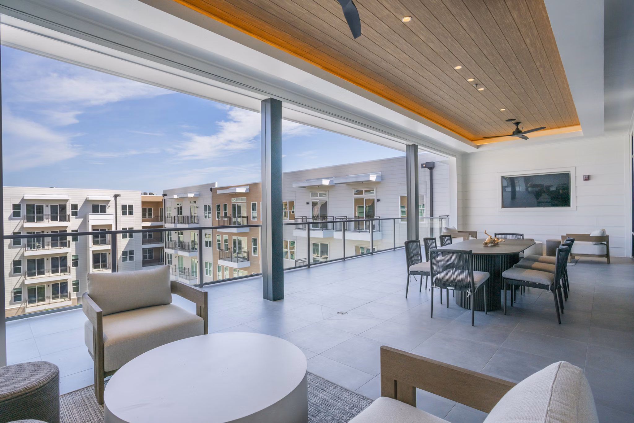 patio at Lantower West Love Apartments