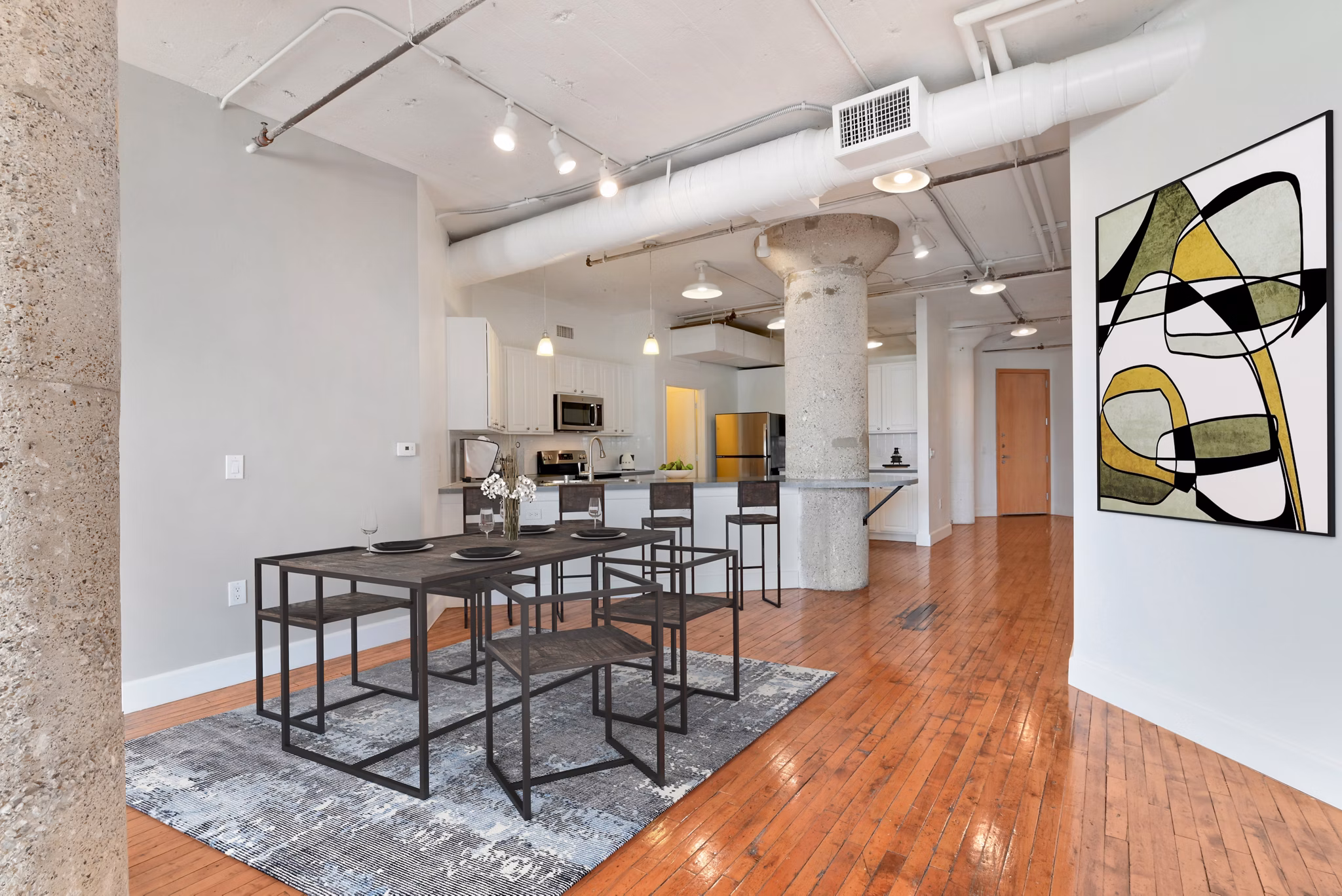 dining area at South Side on Lamar Apartments