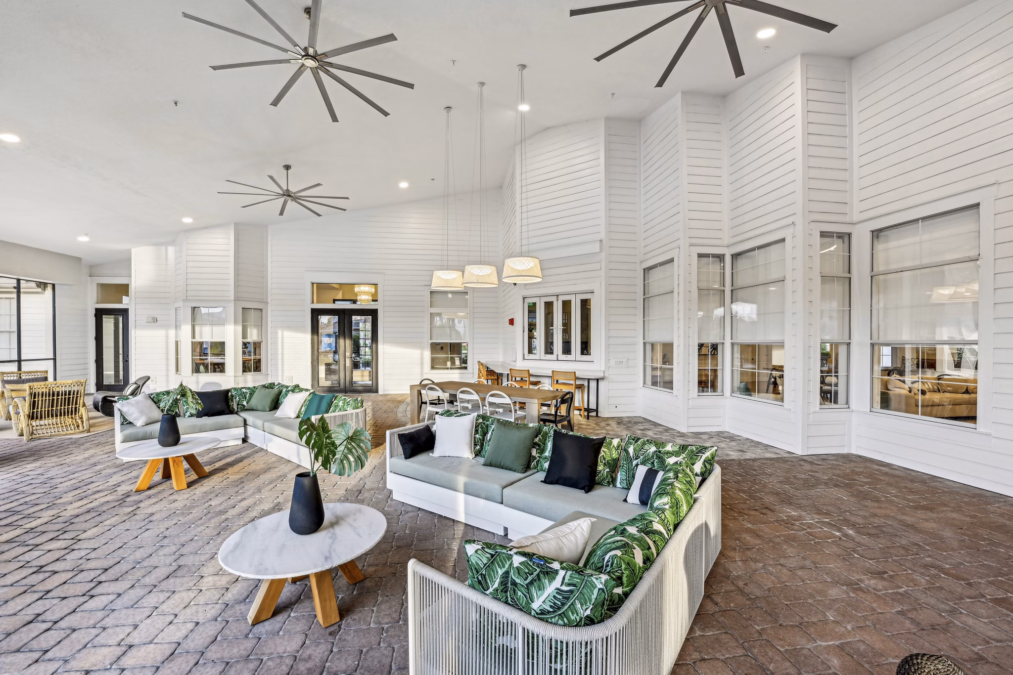 clubhouse at Tortuga Bay at Waterford Lakes Apartments