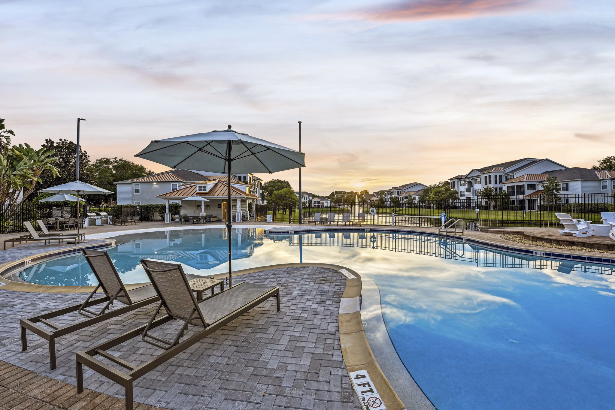 pool at Tortuga Bay at Waterford Lakes Apartments