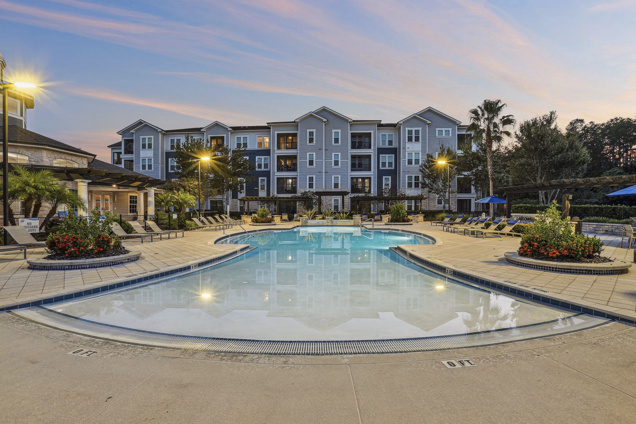 pool at Bay Court at Lantower Asturia Apartments