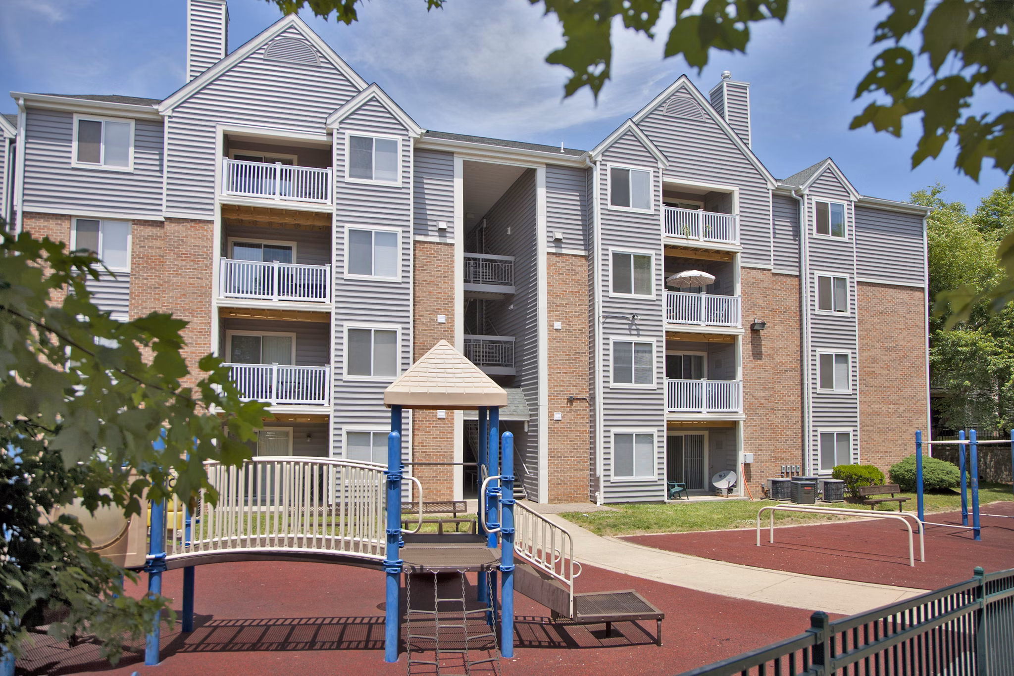 Recreational Area at Woodbridge Station Apartments