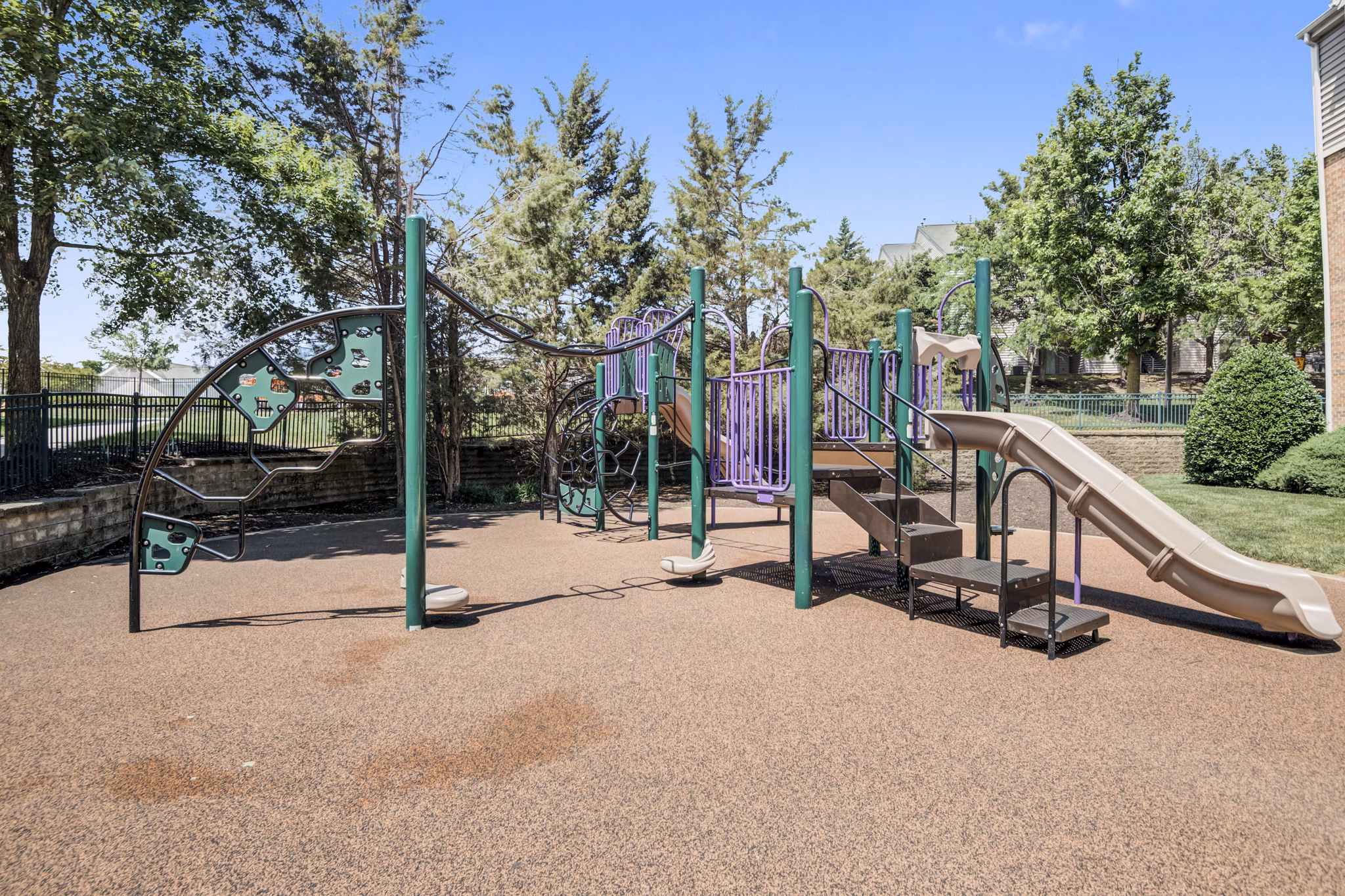 Recreational Area at Woodbridge Station Apartments