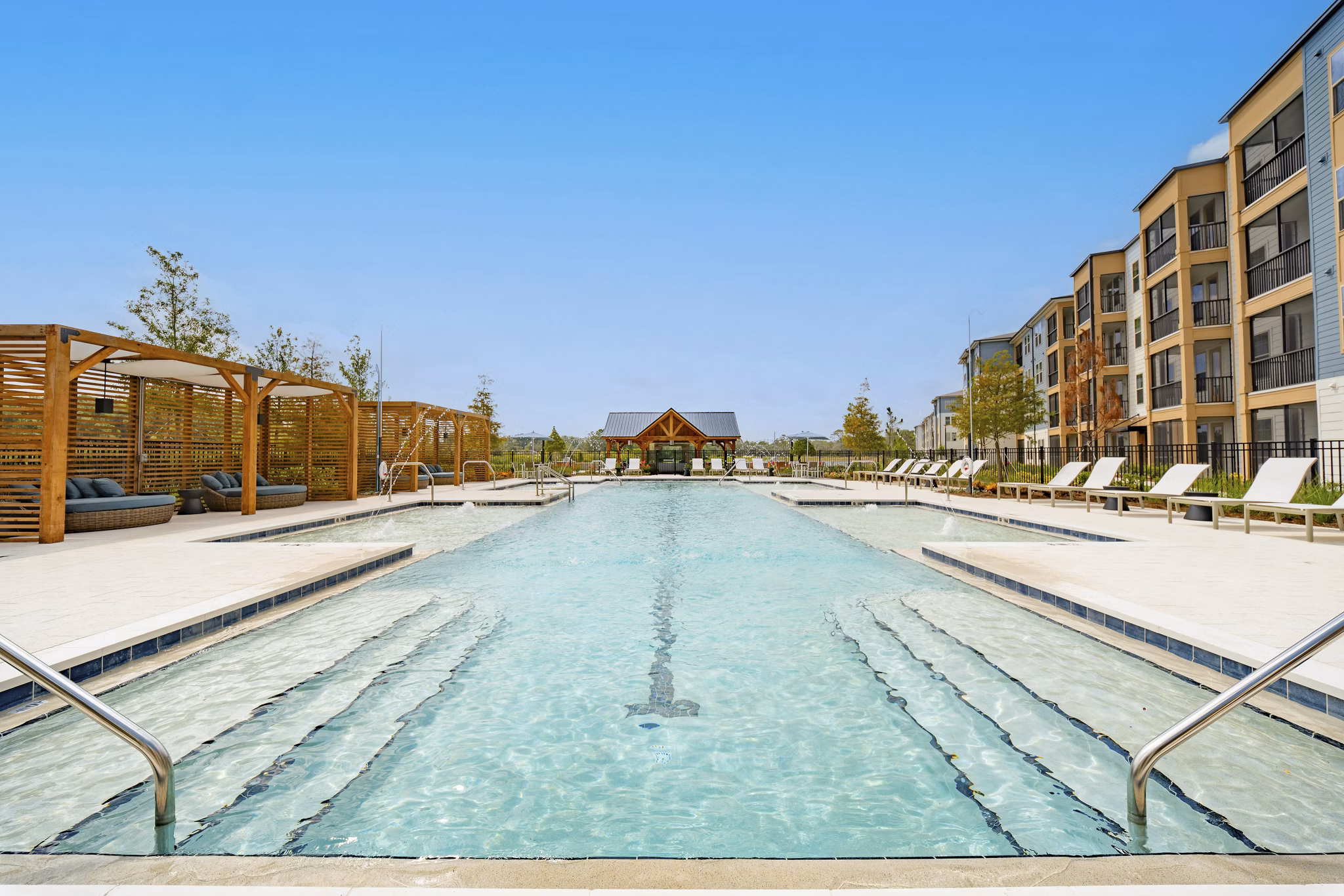 pool at Lago Apartments
