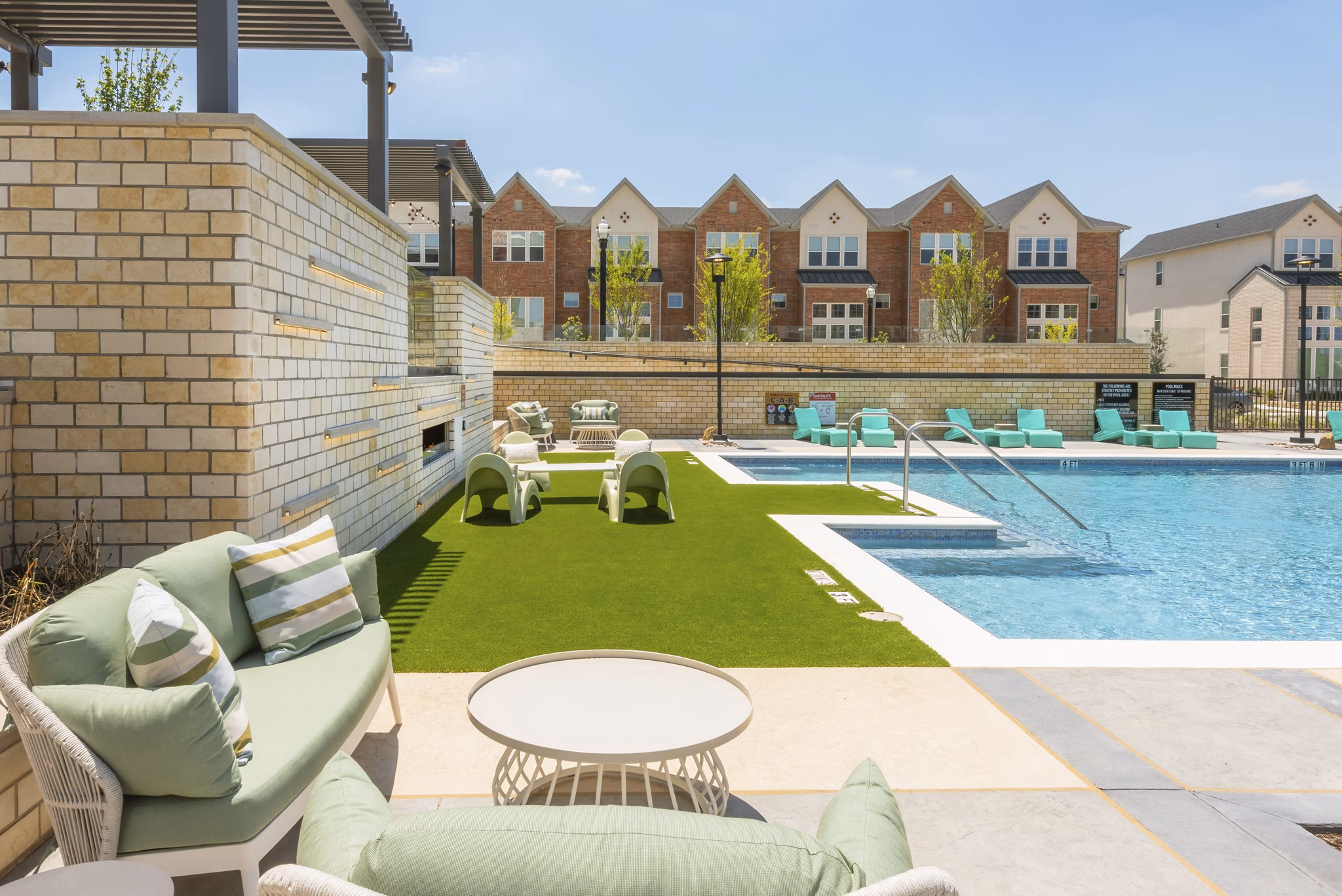 Pool at The Wentworth at Lexington Ranch Apartments