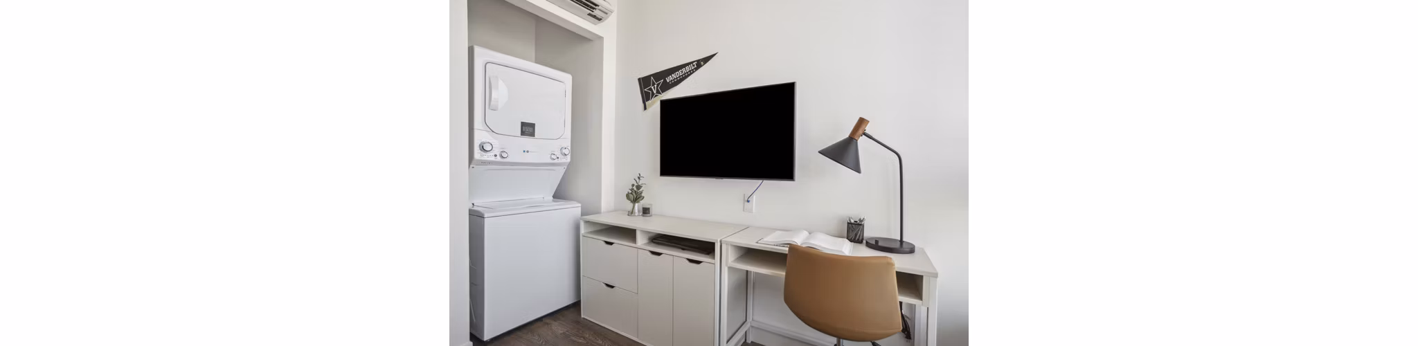 living room at Broadview at Vanderbilt Apartments