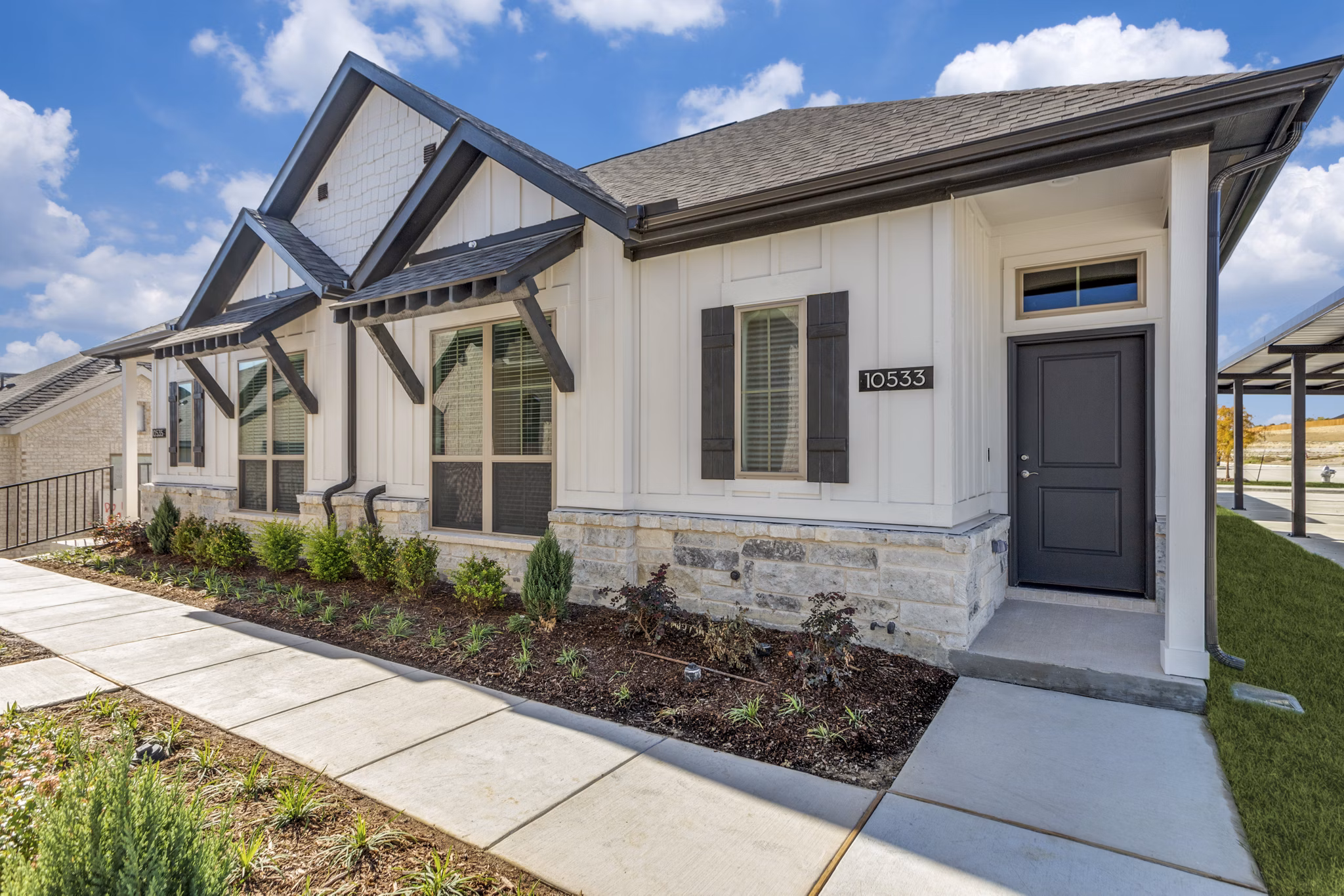 exterior at Canopy Homes at Ventana Apartments