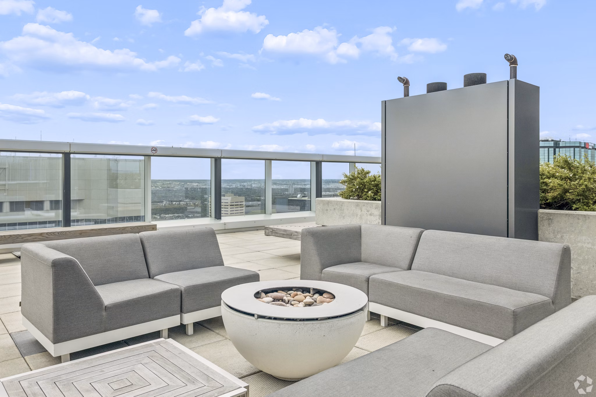 grill area at SKY Signature Suites Apartments 