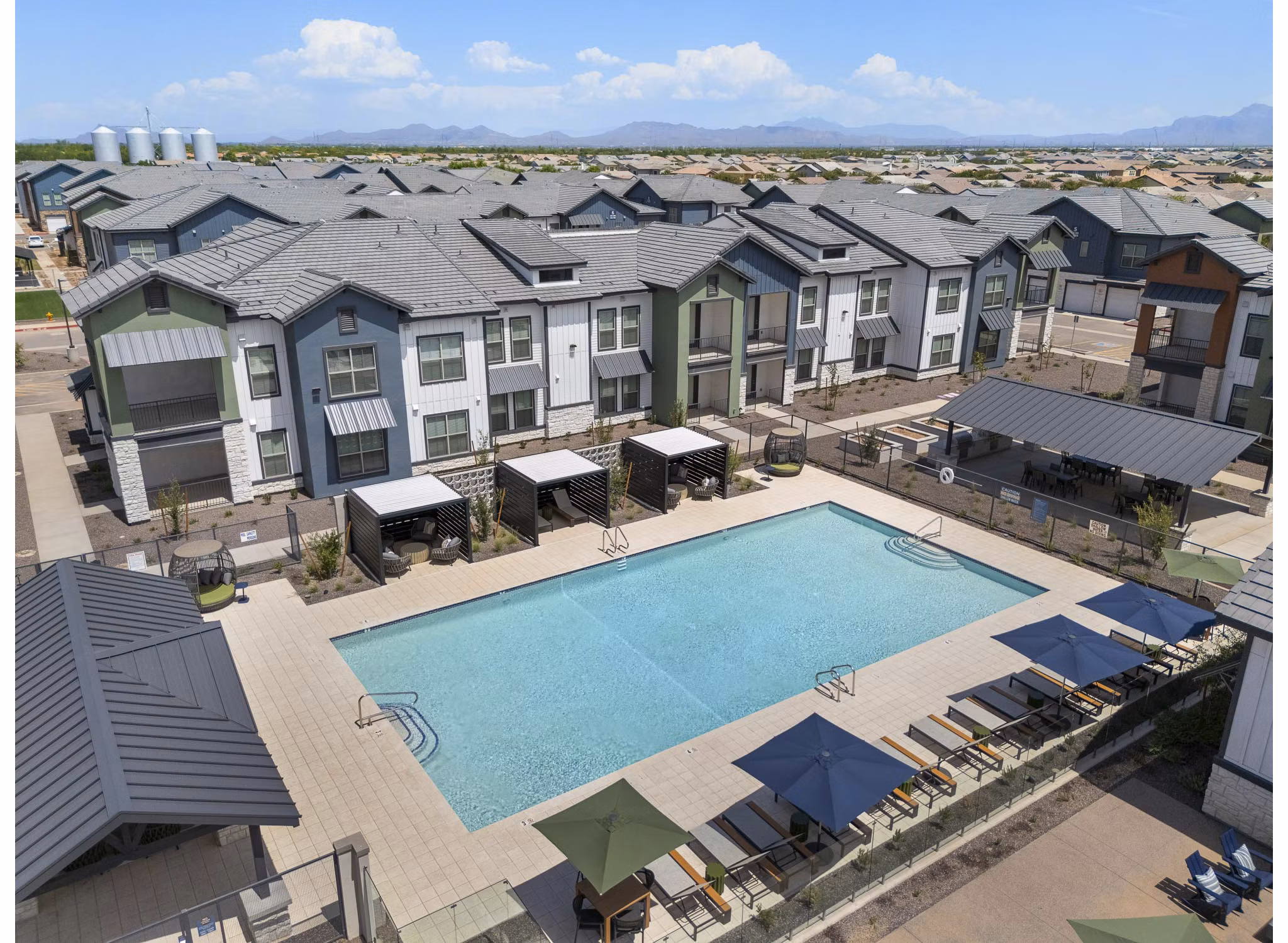 Pool at Silo Morrison Ranch Apartments