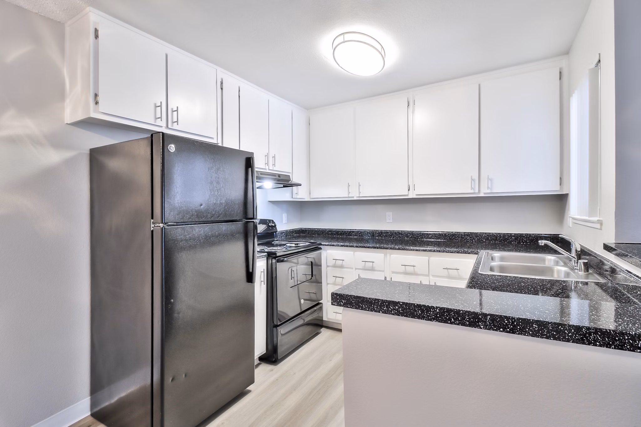 kitchen at Redwood Square Apartments