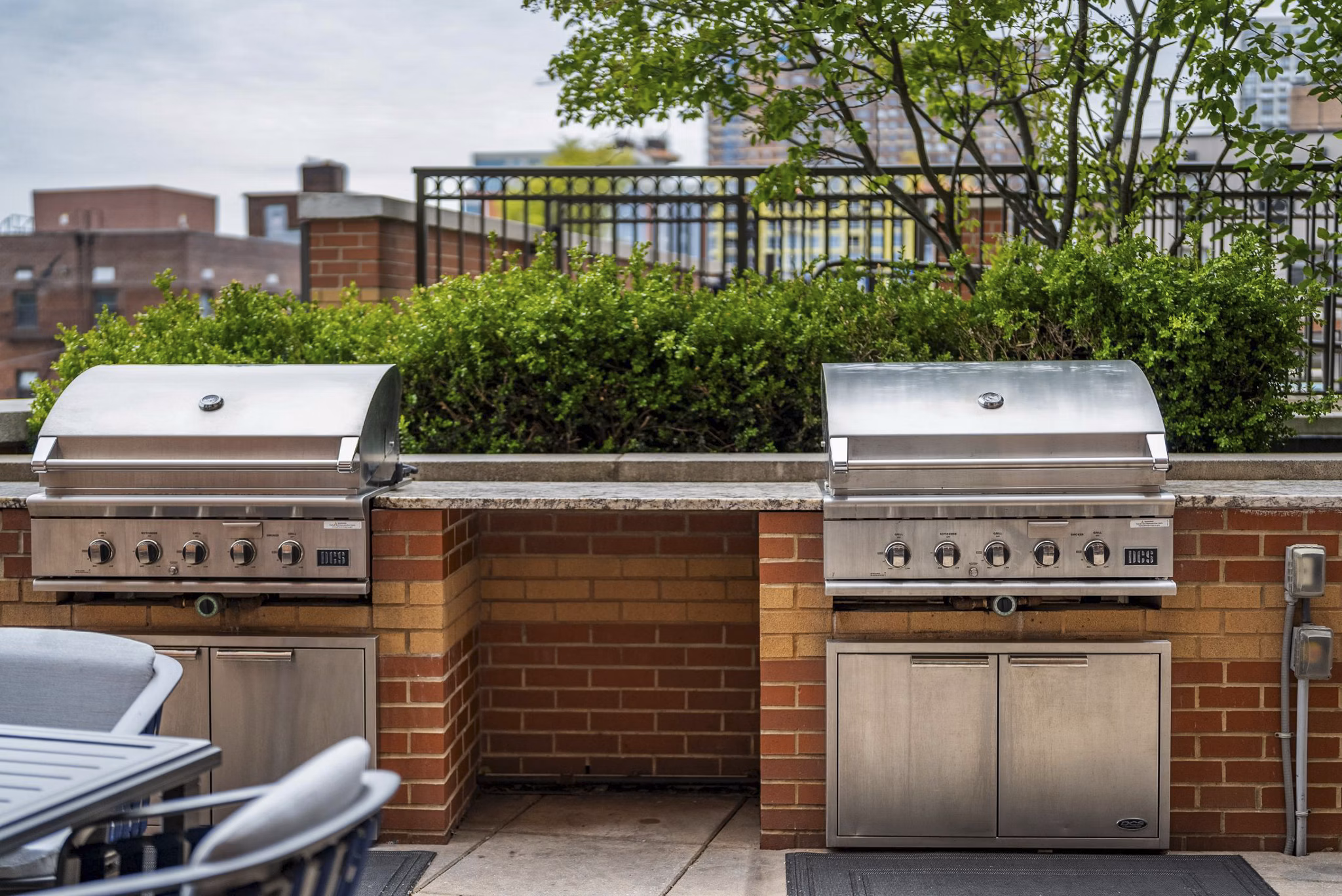 grill area at Twenty50 Apartments 