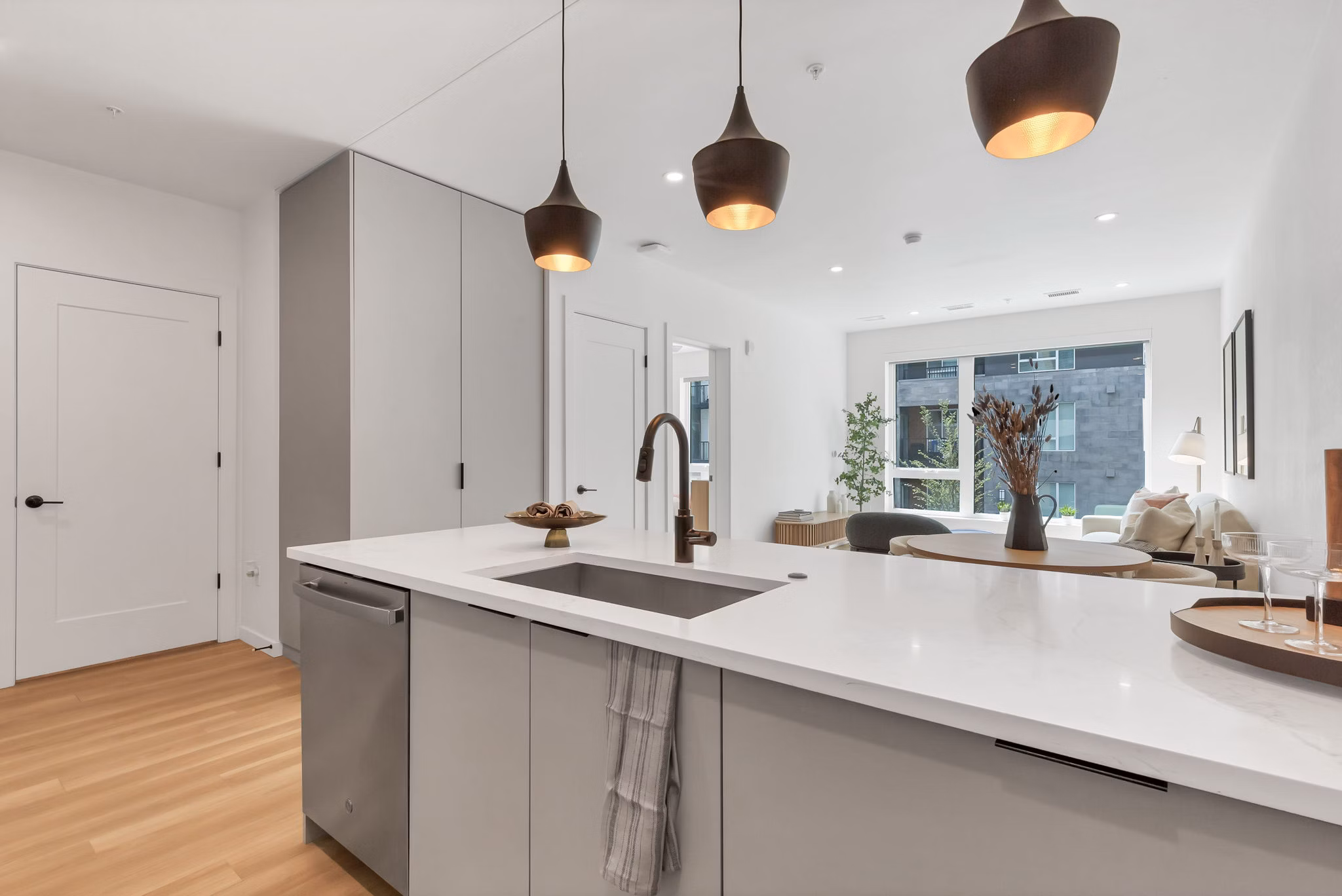 dining room at The Broadleaf Apartments 