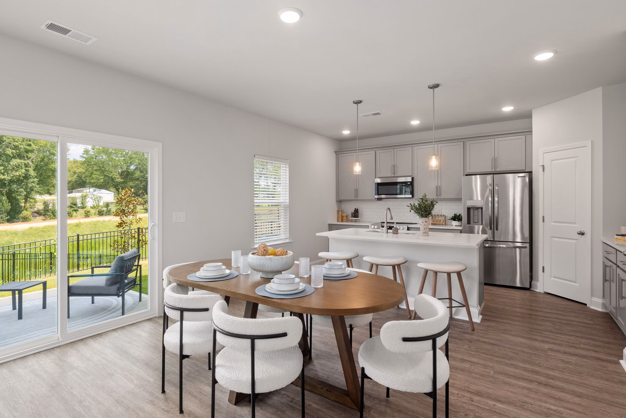 dining room at Mailman Post Apartments 