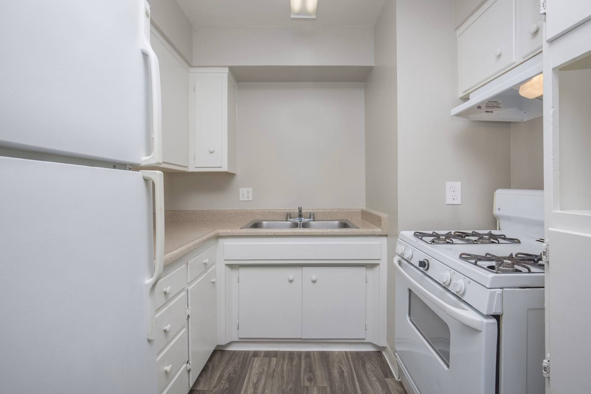kitchen at Madison Apartments