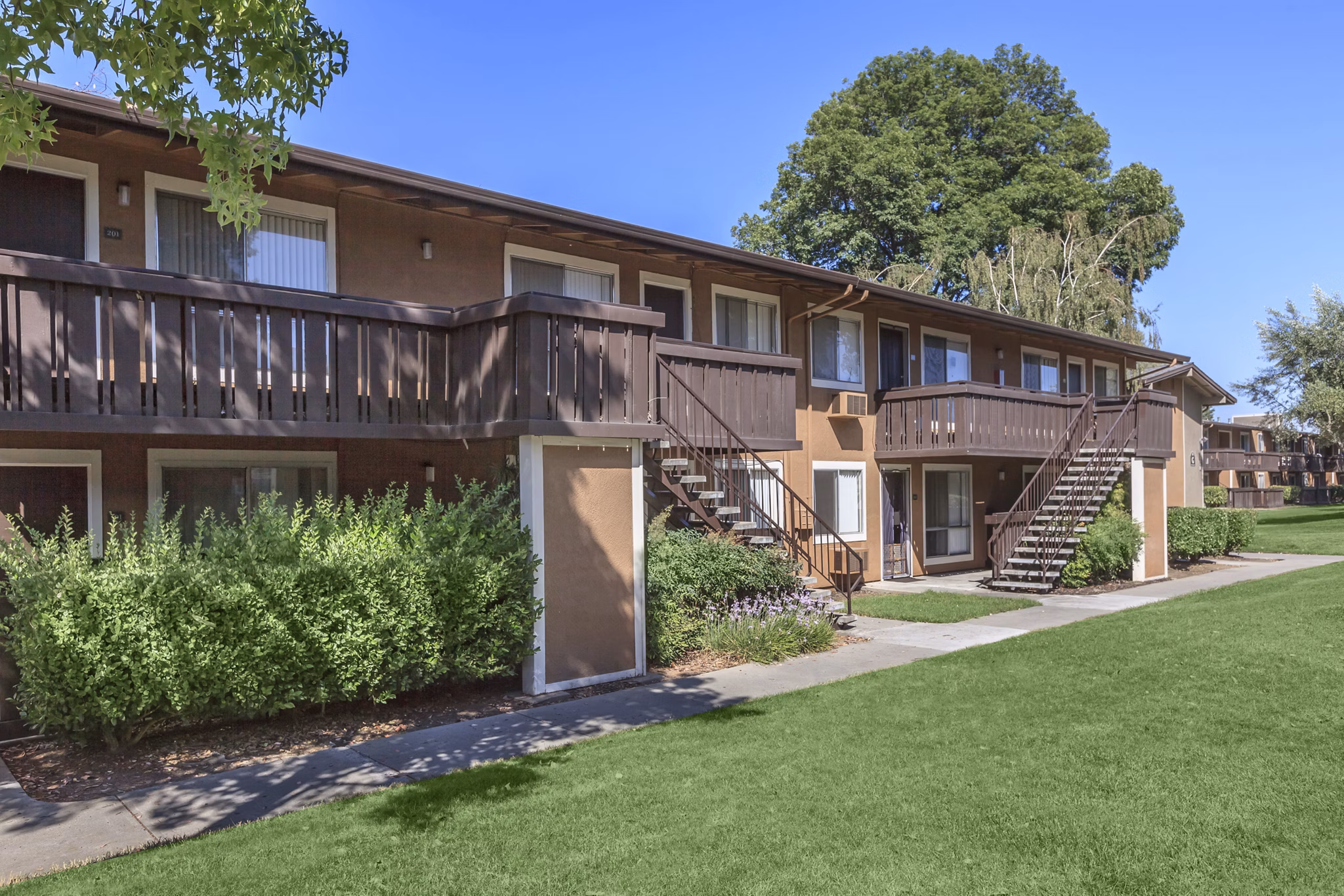 building at Thornbridge Apartments