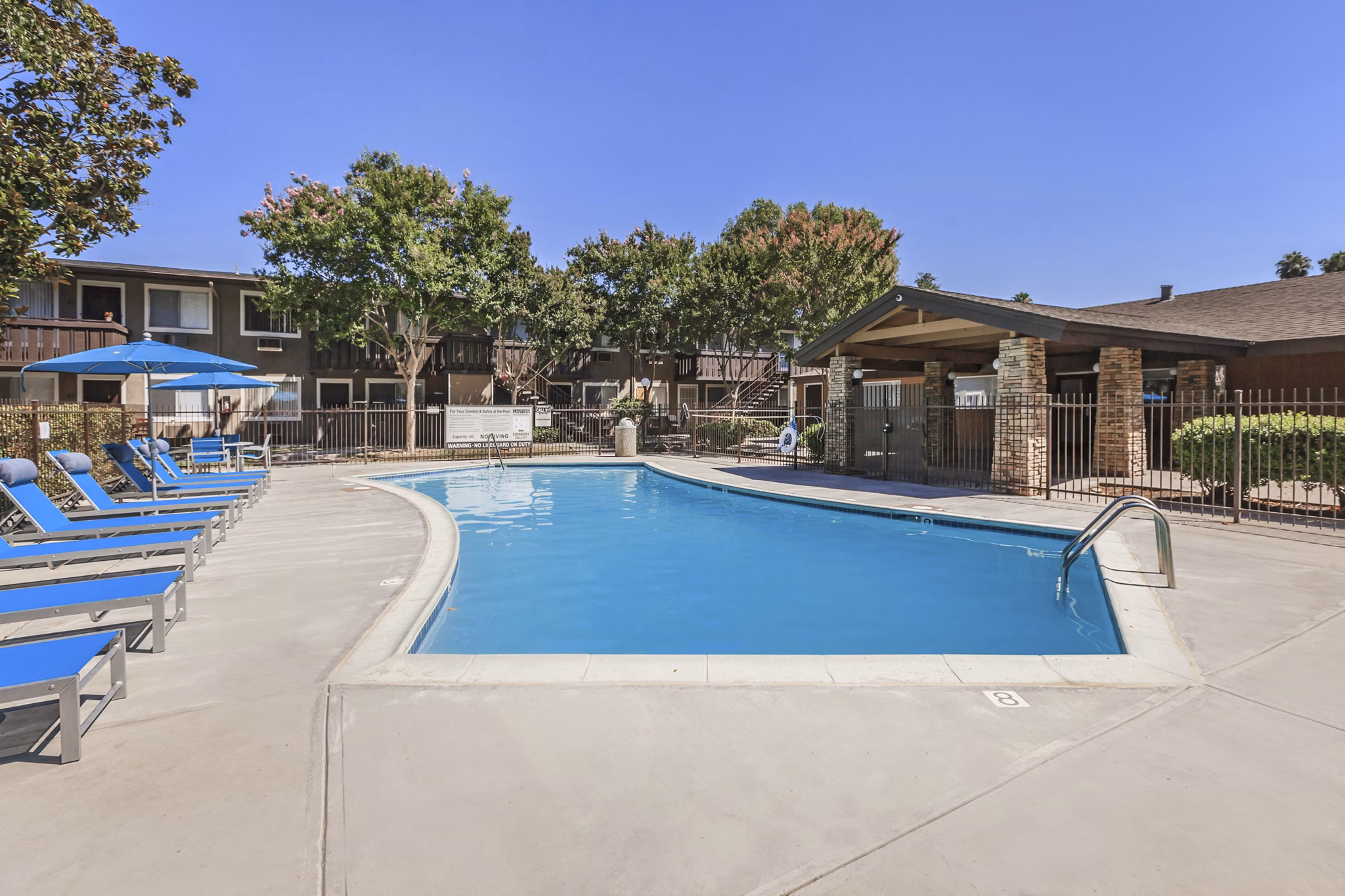 pool at Thornbridge Apartments