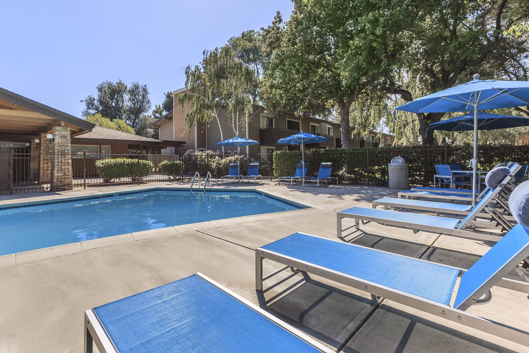 pool at Thornbridge Apartments