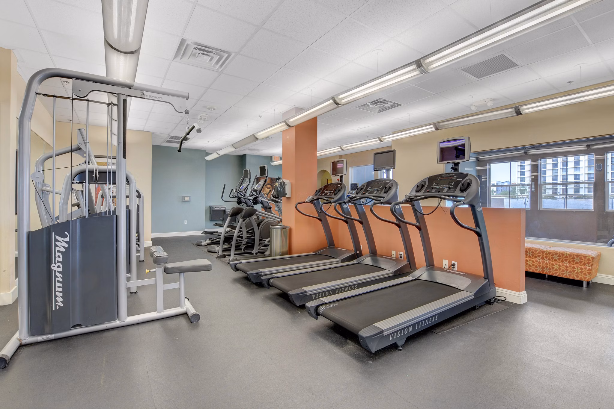 fitness center at Las Vegas Grand Apartments 