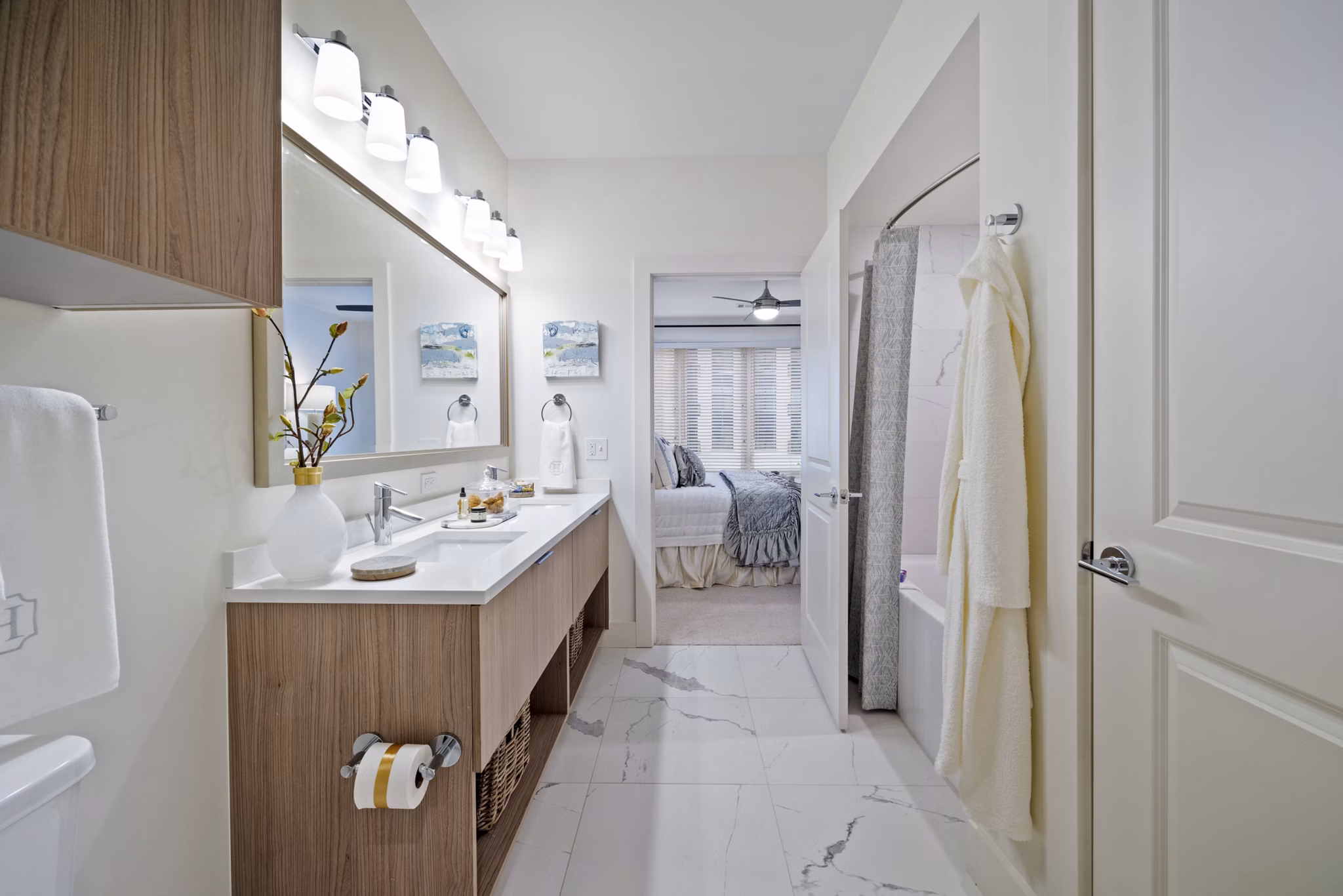 bathroom at Toscana Apartments