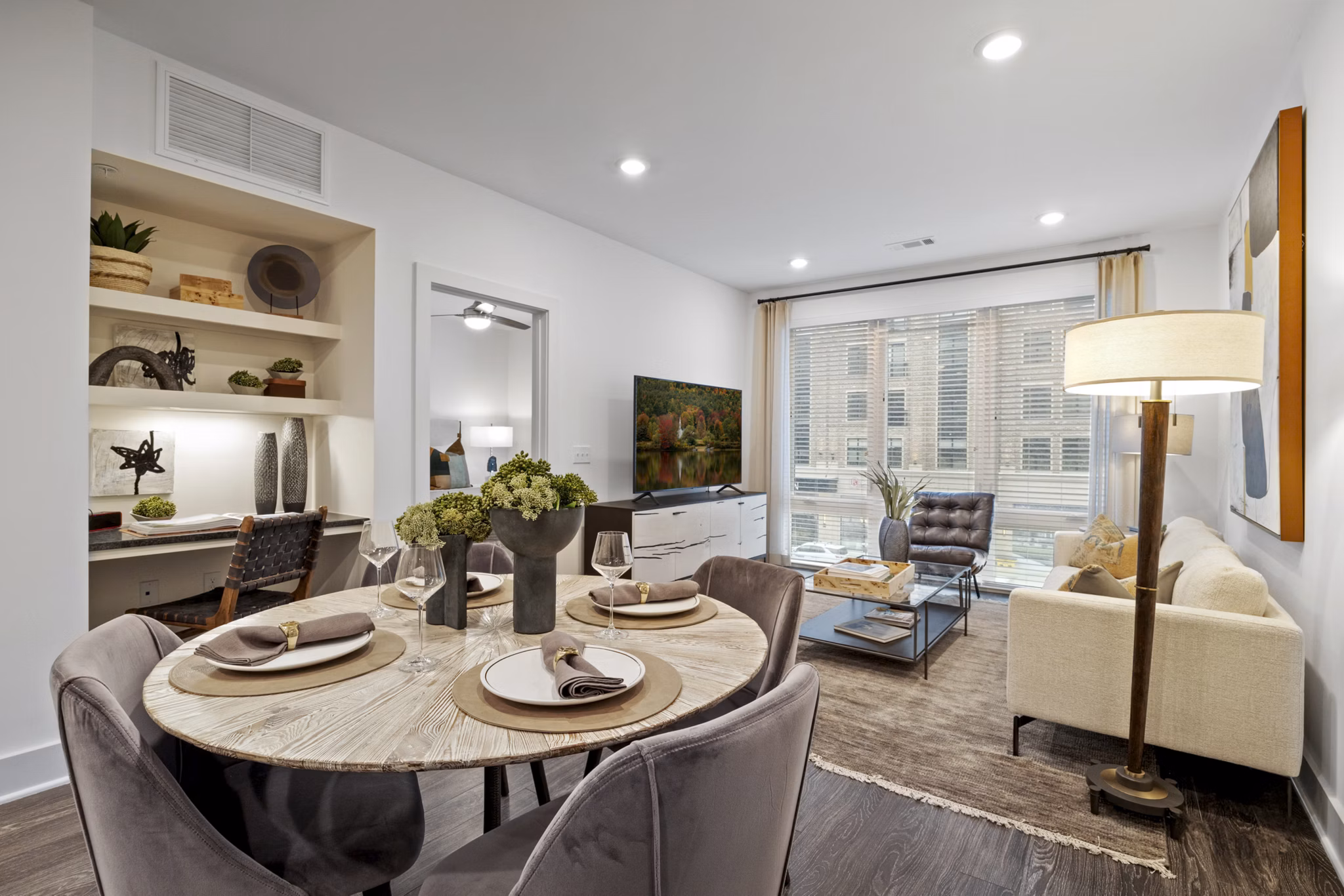 dining room at Toscana Apartments