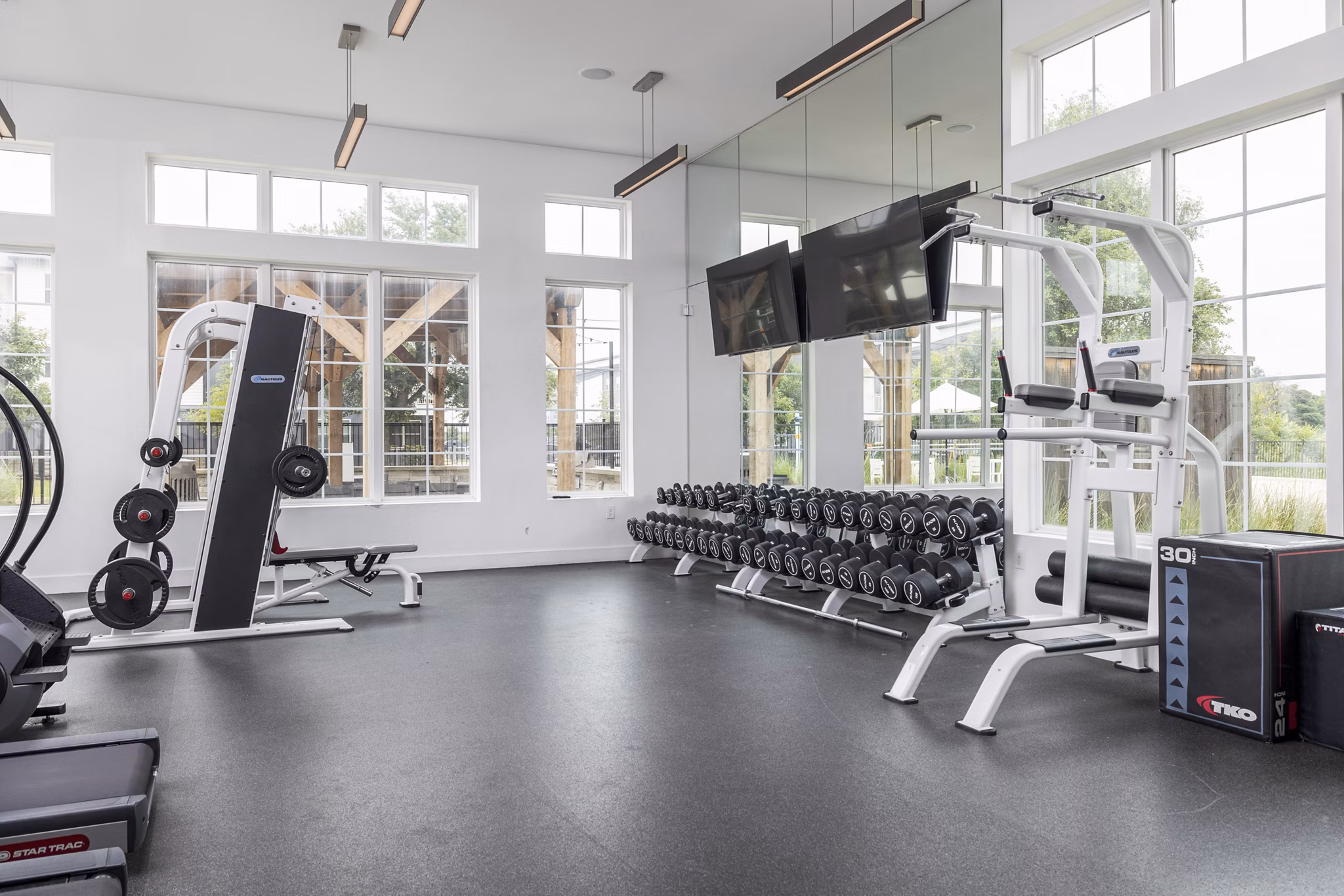 fitness center at Spectra Parks Apartments 